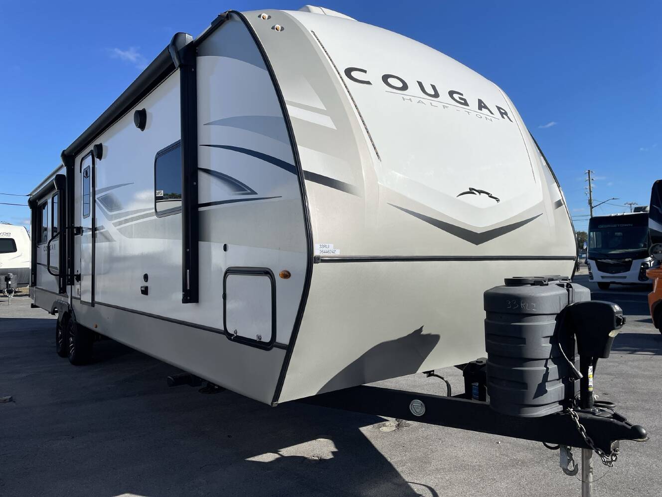 A photo of this 2024 Keystone COUGAR 33RLI