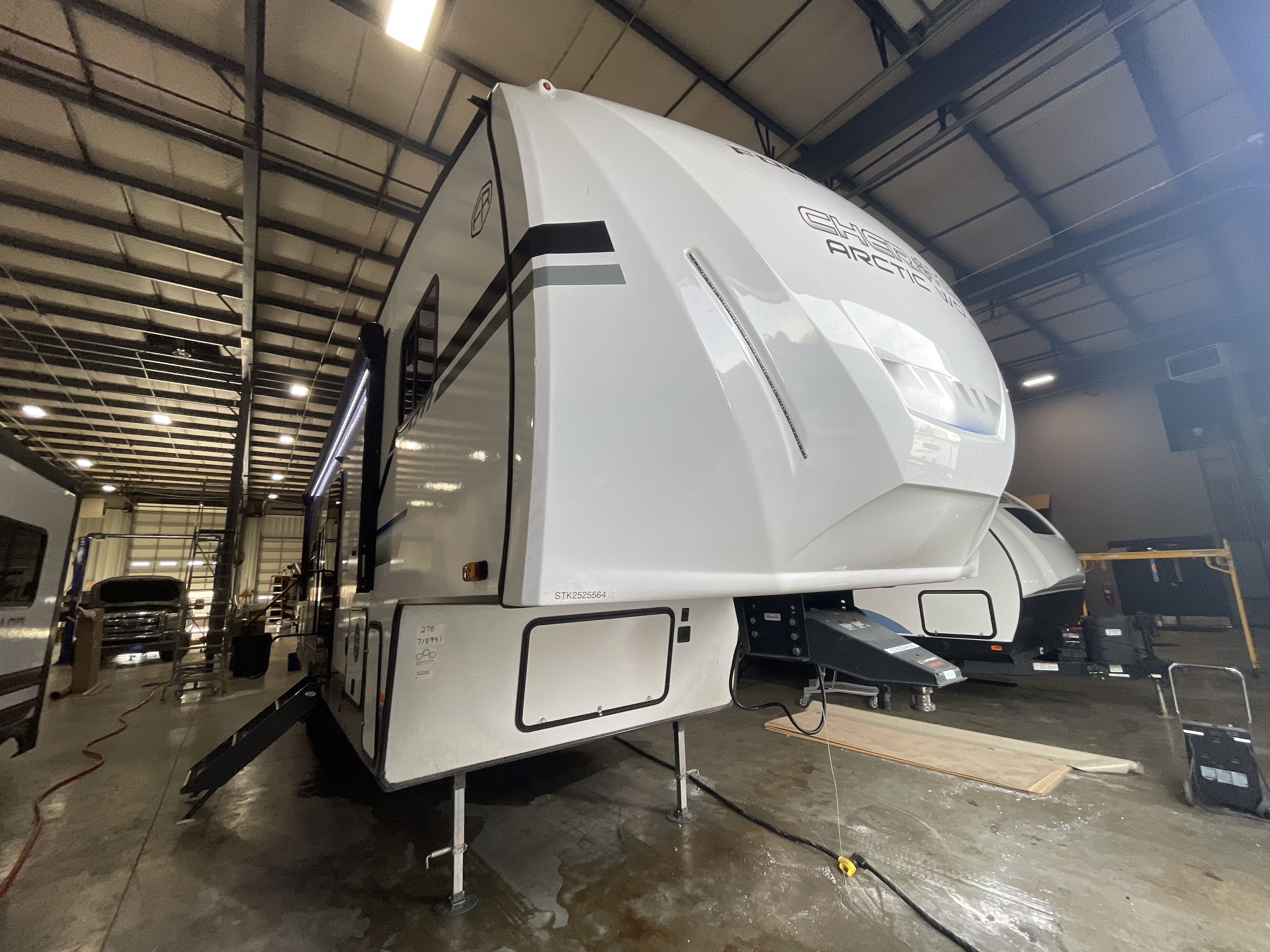 2025 Forest River ARCTIC WOLF 278BHS RV