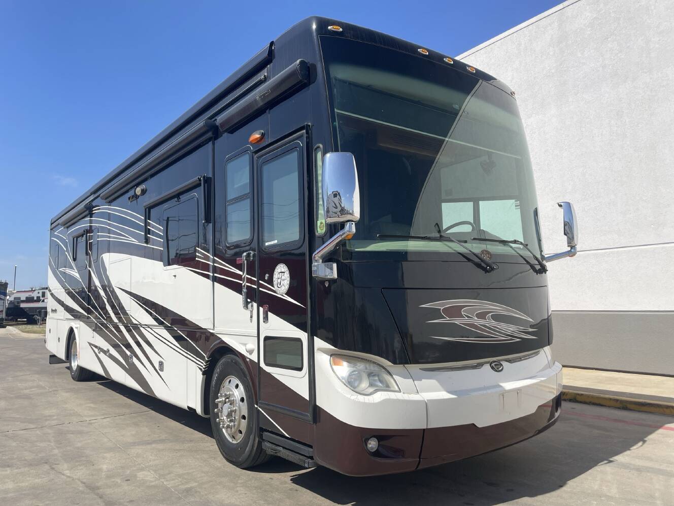 A photo of this 2014 Tiffin ALLEGRO BUS 40QBP