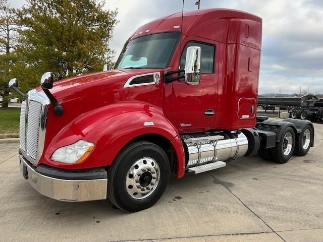 2022 KENWORTH T680 in East Saint Louis, IL
