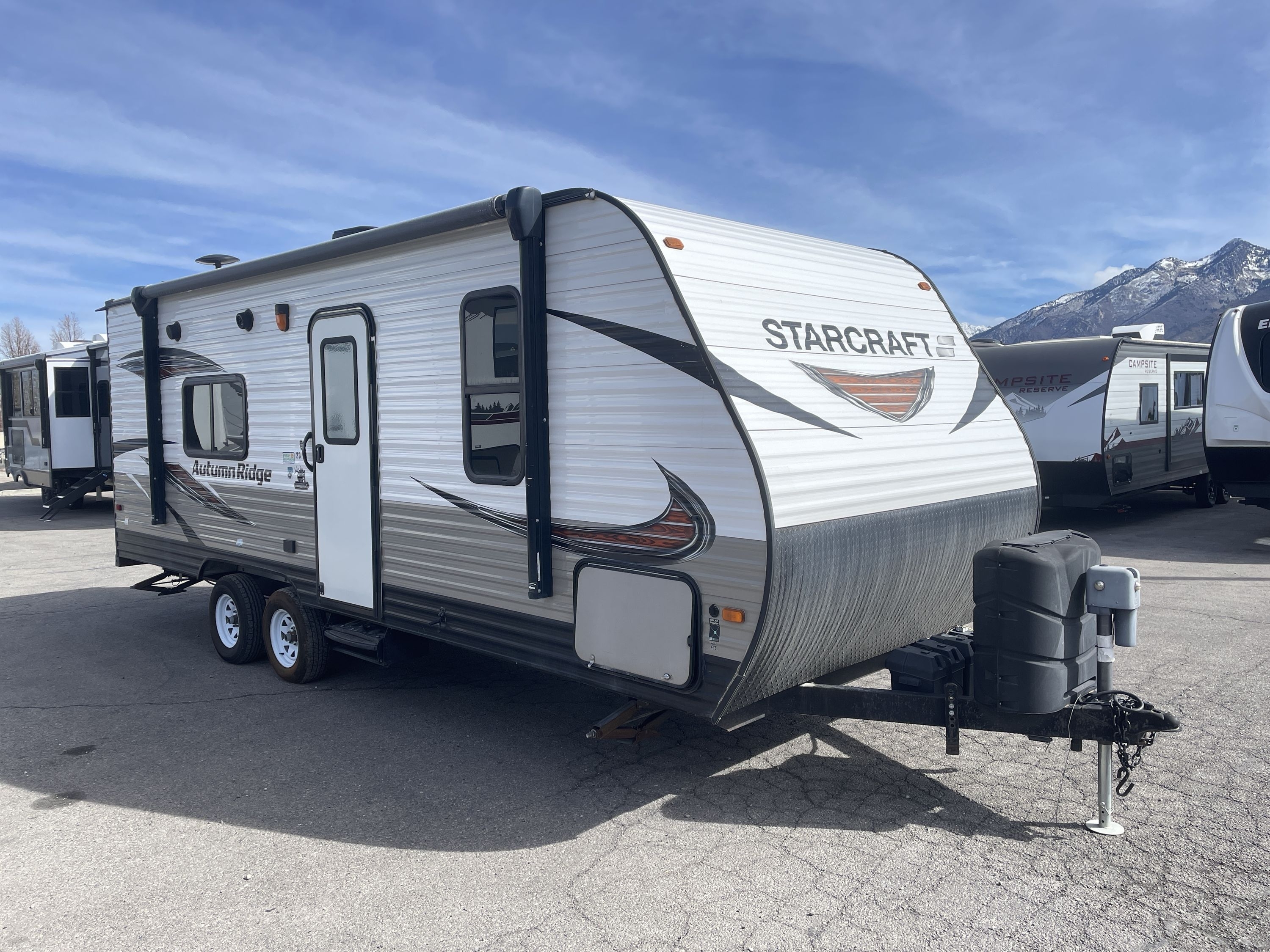 2019 Starcraft AUTUMN RIDGE OUTFITTER 23FB in draper UT