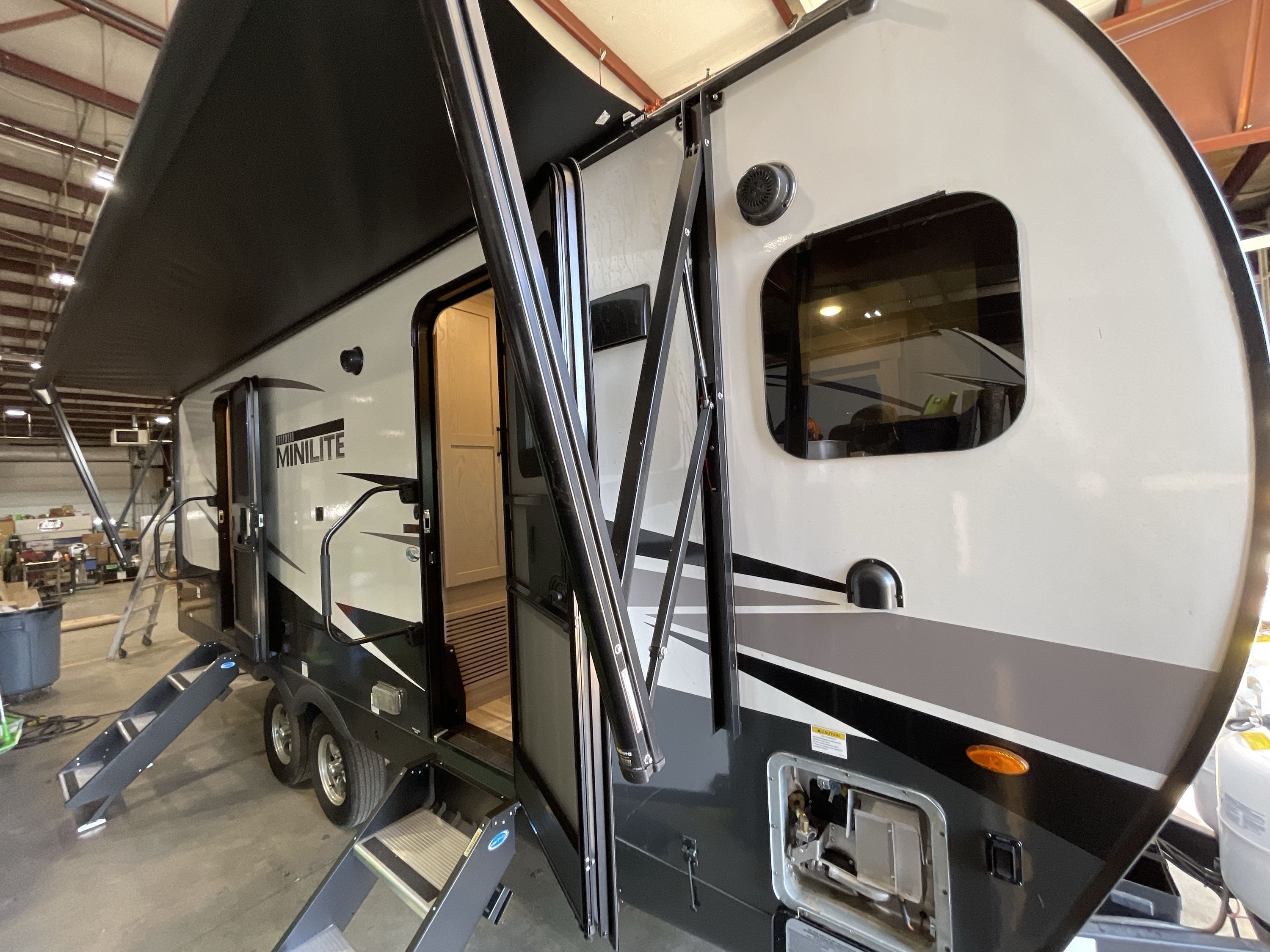 2024 Forest River ROCKWOOD MINI LITE 2516S in hamburg PA