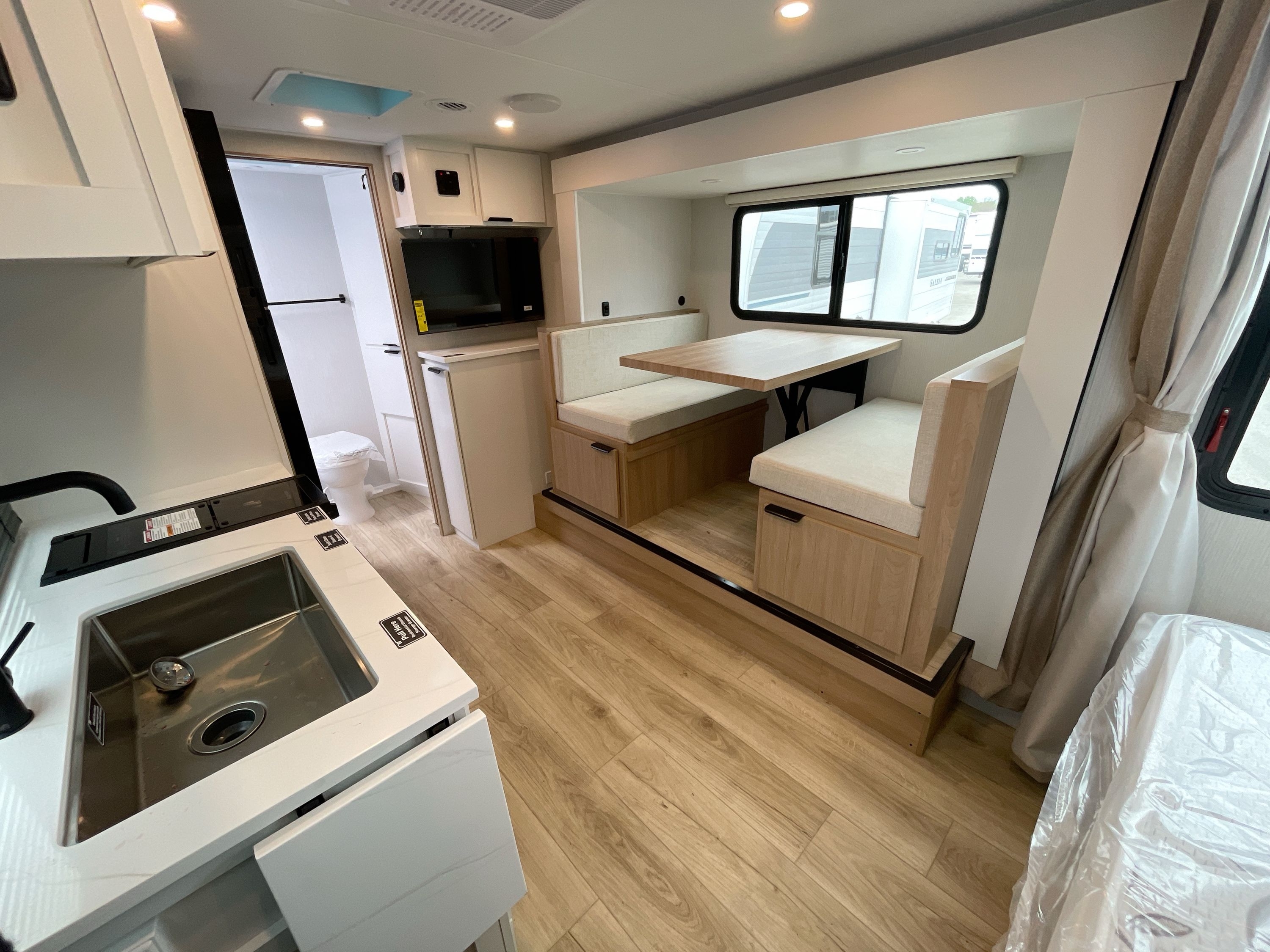 2026 Winnebago MICRO MINNIE 2108DS in braidwood IL
