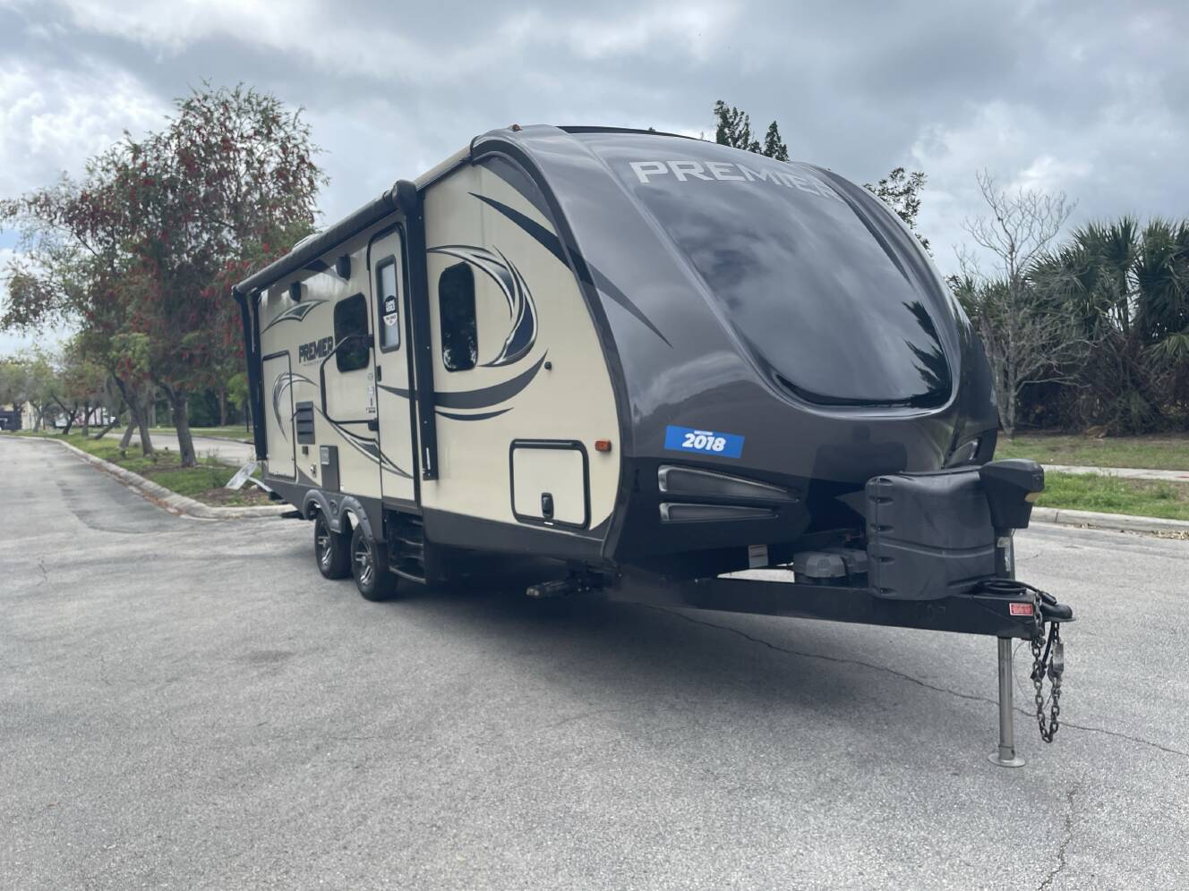 A photo of this 2018 Keystone BULLET PREMIER 22RBPR