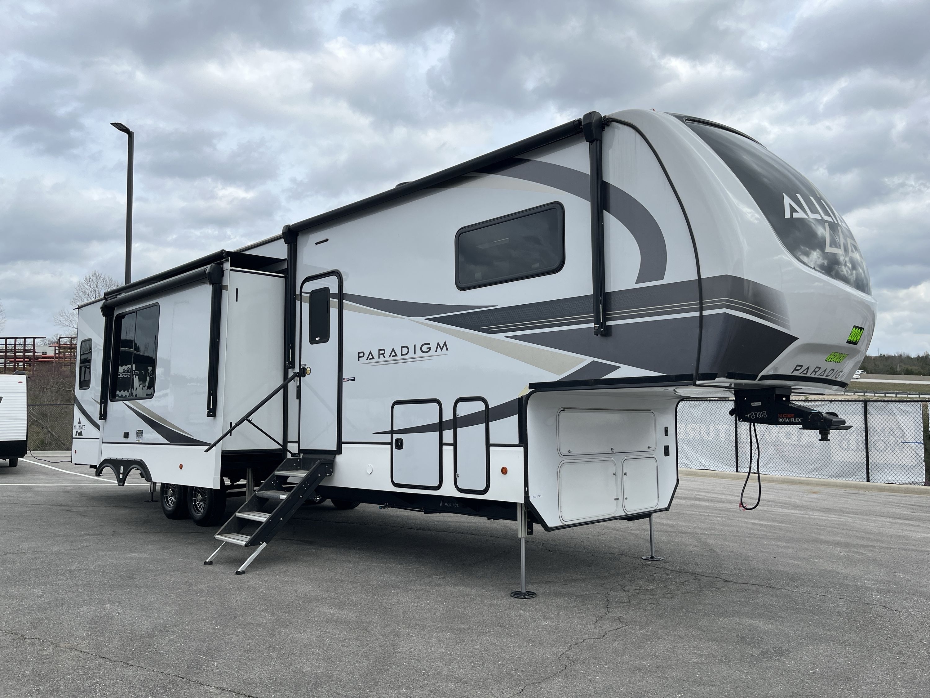 2024 Alliance PARADIGM 395DS RV