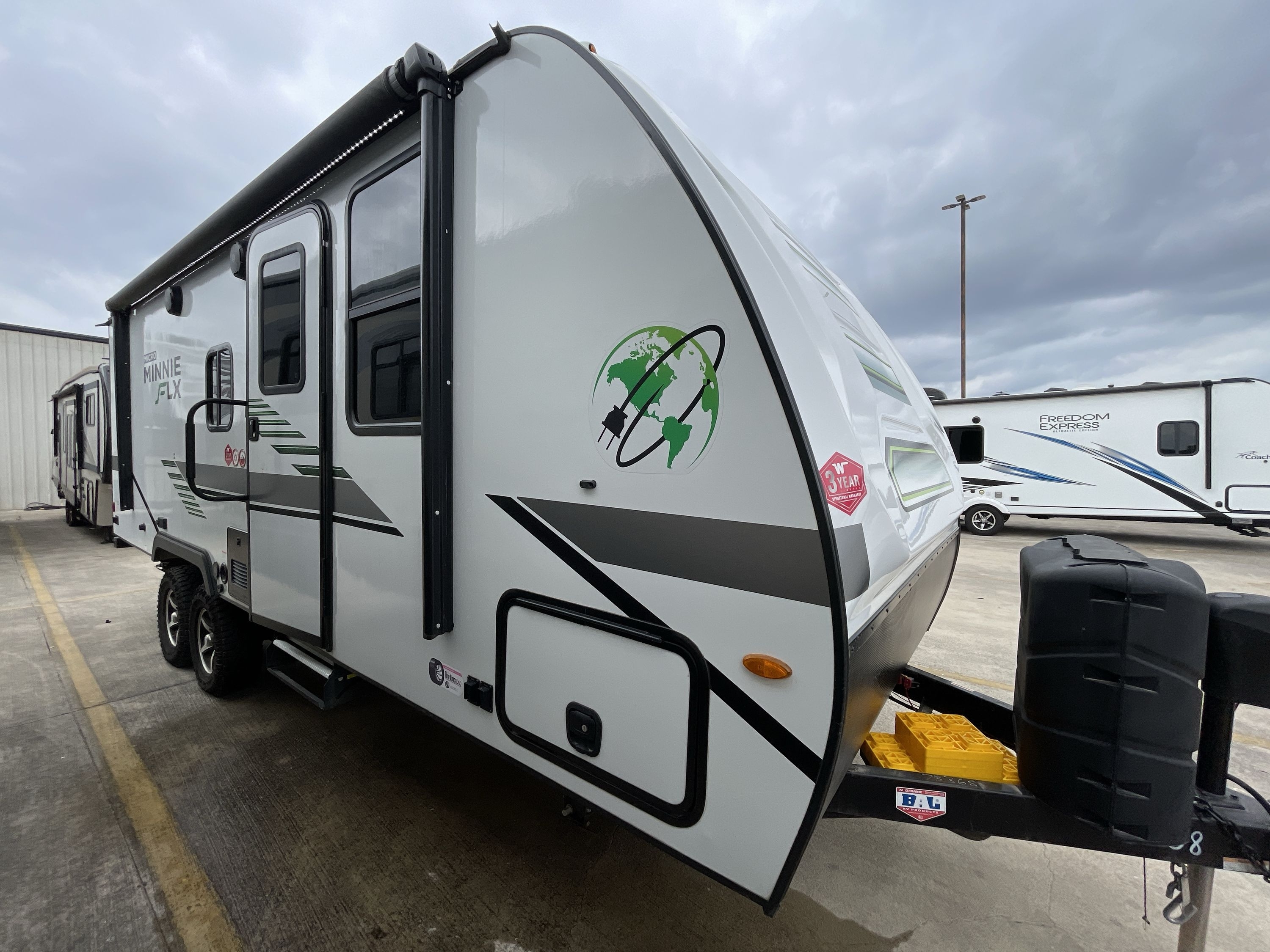 2022 Winnebago MICRO MINNIE FLX 2306BHS RV