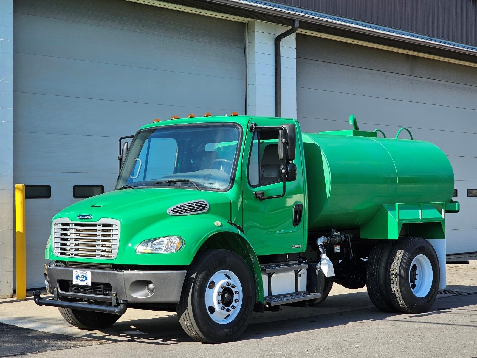 2012 FREIGHTLINER BUSINESS CLASS M2 106 in Berne, IN