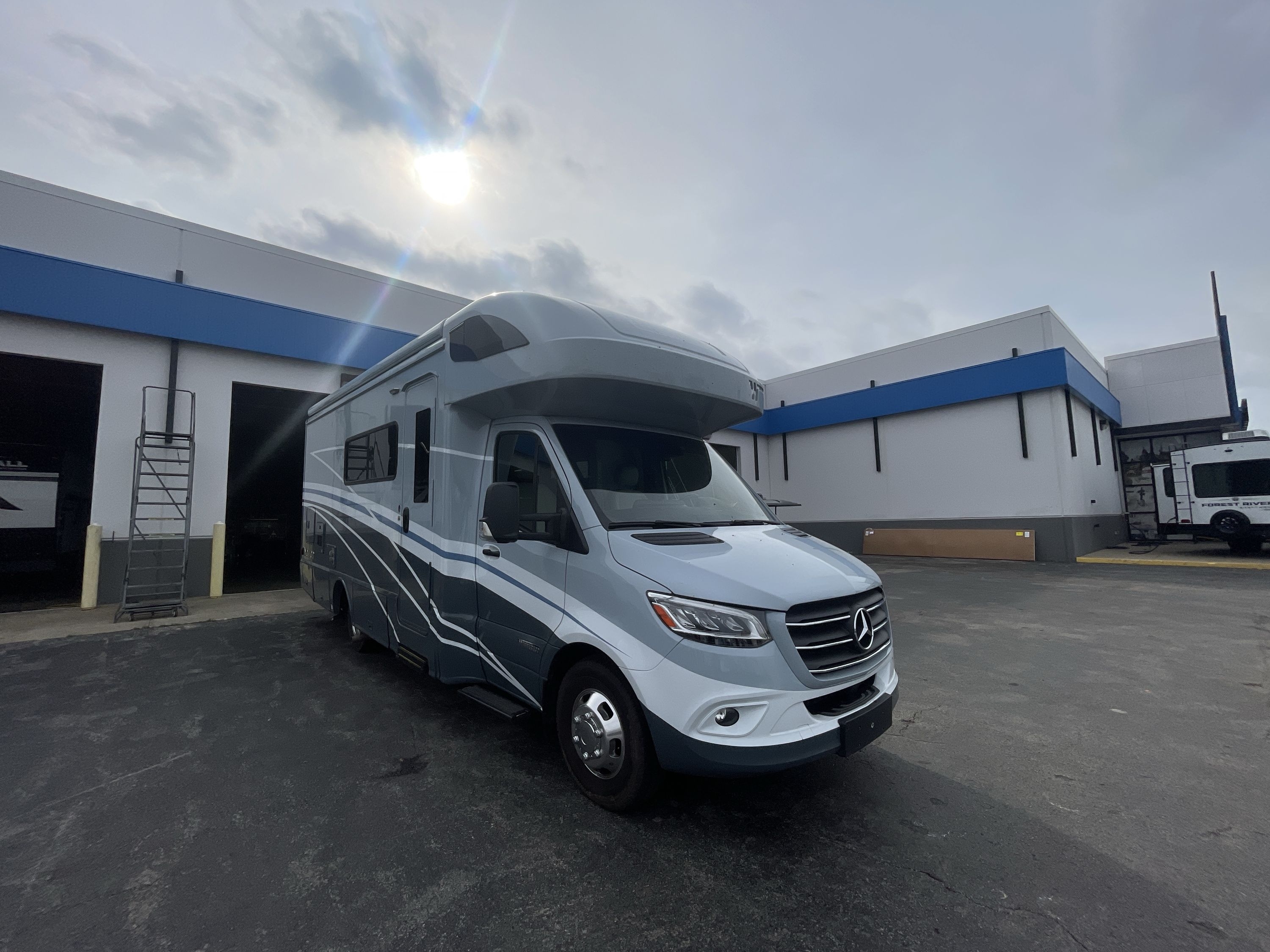 2024 Winnebago NAVION 24D RV