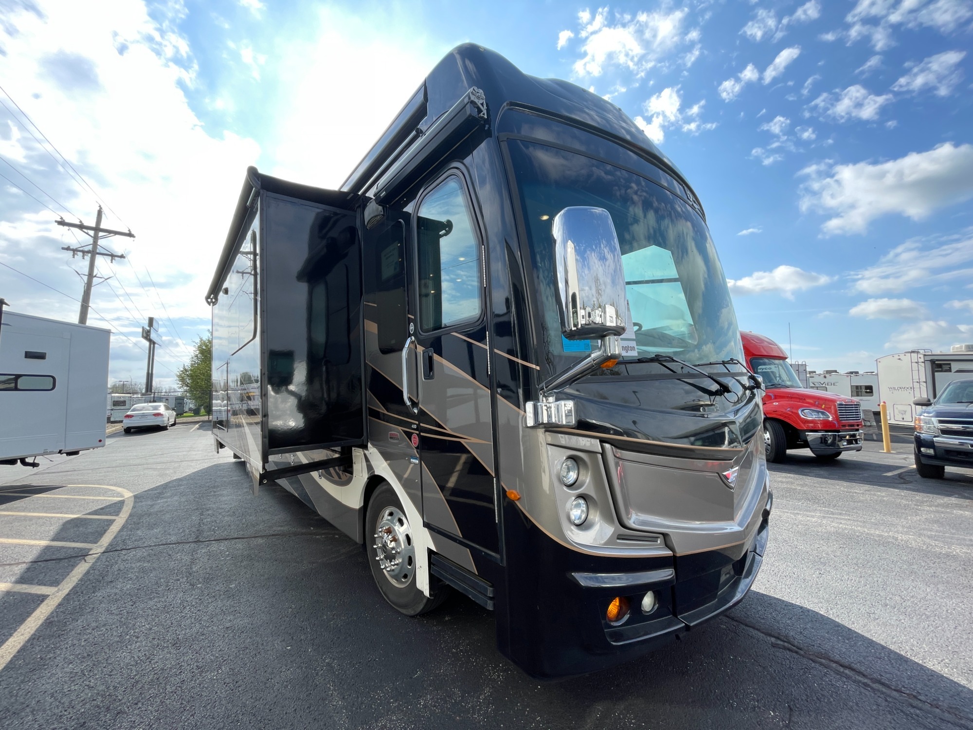 2019 Fleetwood DISCOVERY LXE 40D RV