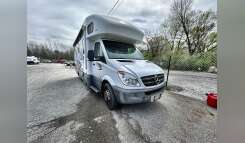 2012 Itasca NAVION 24M RV