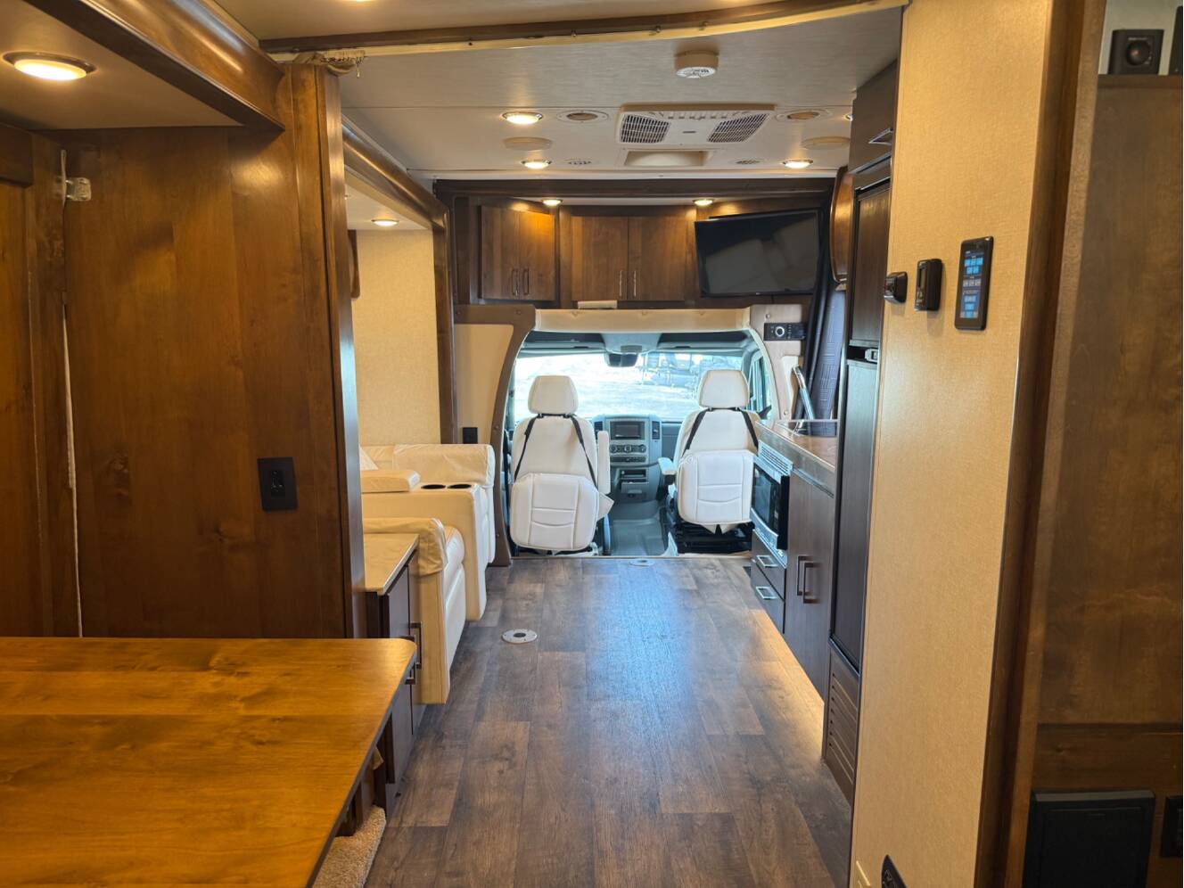 A photo of this 2019 Tiffin WAYFARER 24FW