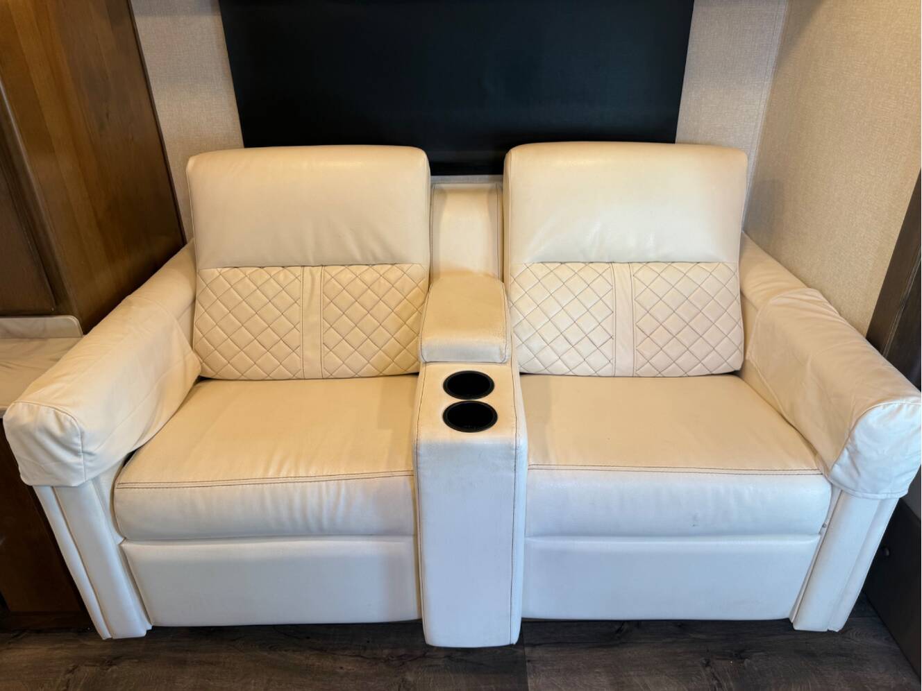 A photo of this 2019 Tiffin WAYFARER 24FW