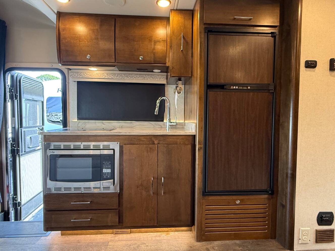 A photo of this 2019 Tiffin WAYFARER 24FW