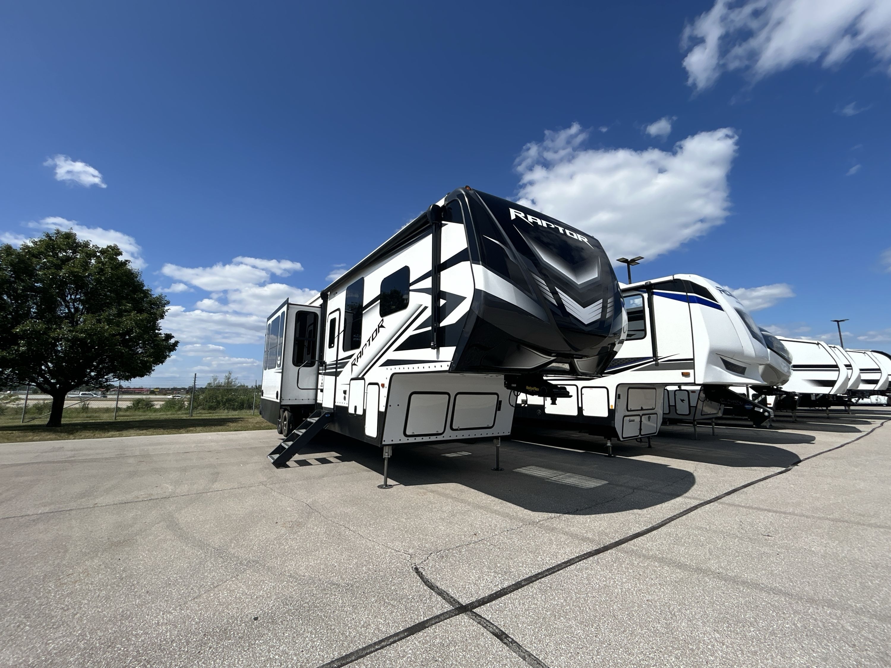 2021 Keystone RAPTOR 415 Fifth Wheel Toy Hauler RV