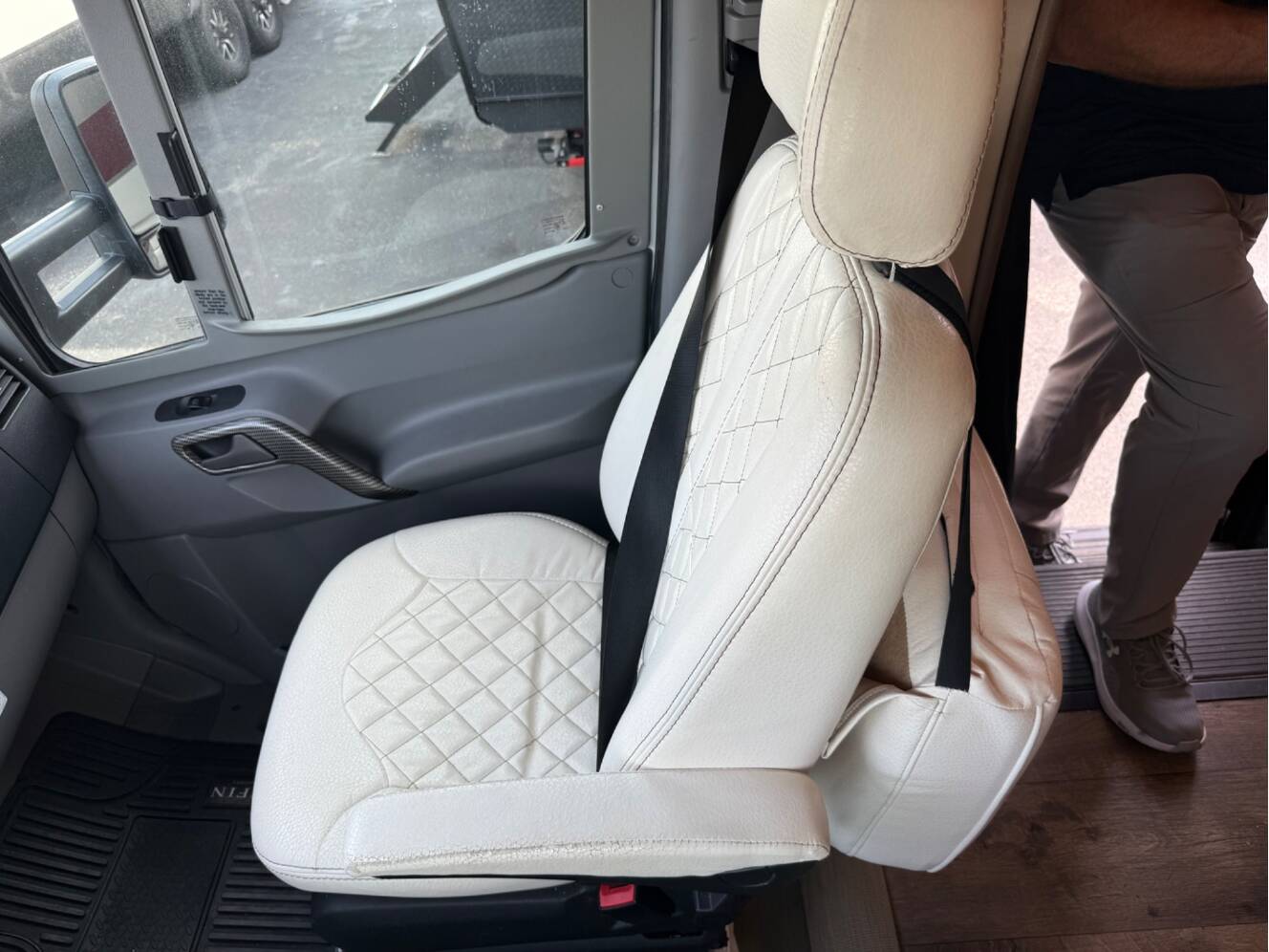 A photo of this 2019 Tiffin WAYFARER 24FW