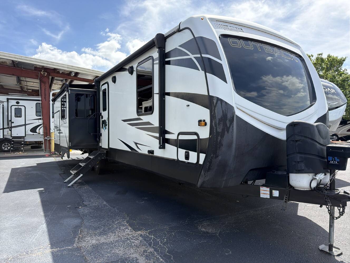 A photo of this 2023 Keystone OUTBACK 330RL