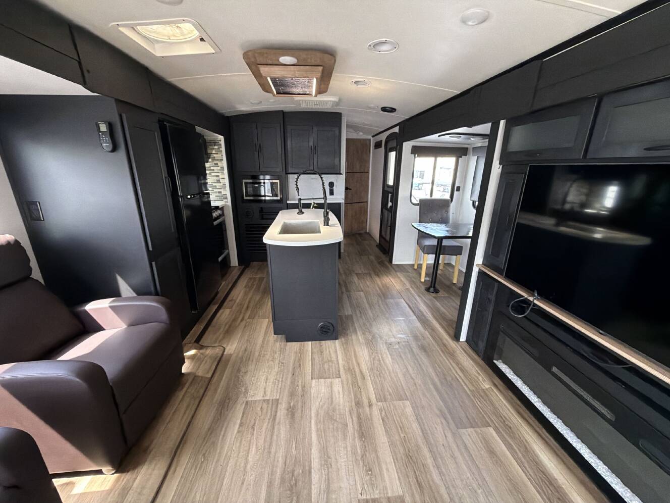 A photo of this 2023 Keystone OUTBACK 330RL