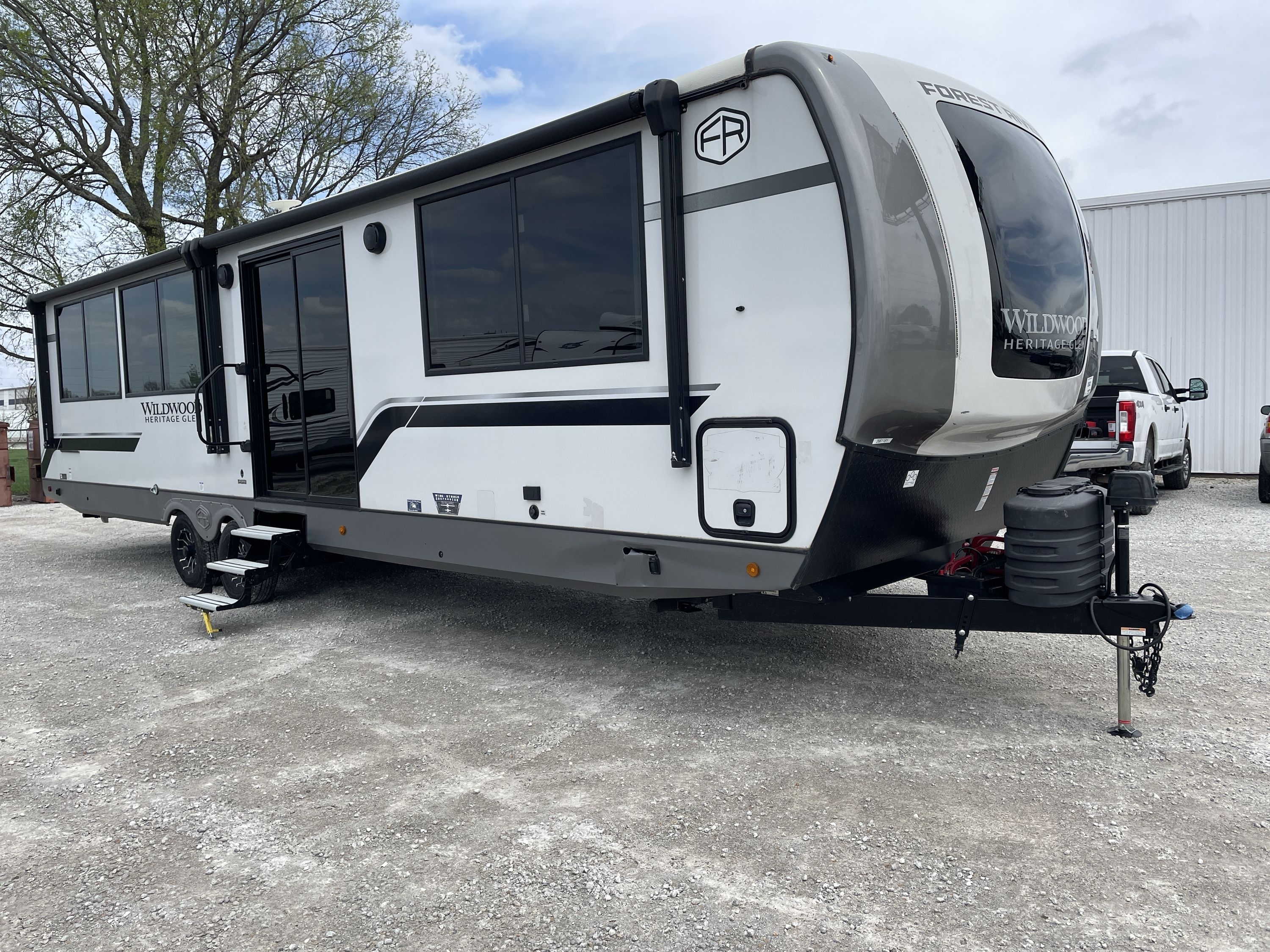 2025 Forest River WILDWOOD HERITAGE GLEN 322VIEW RV