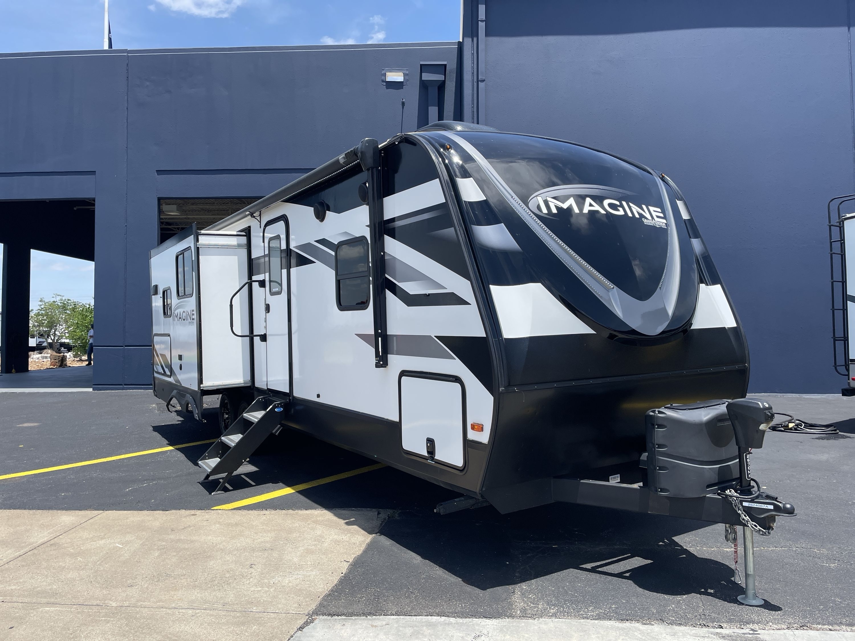 2022 Grand Design IMAGINE 2670MK in katy TX
