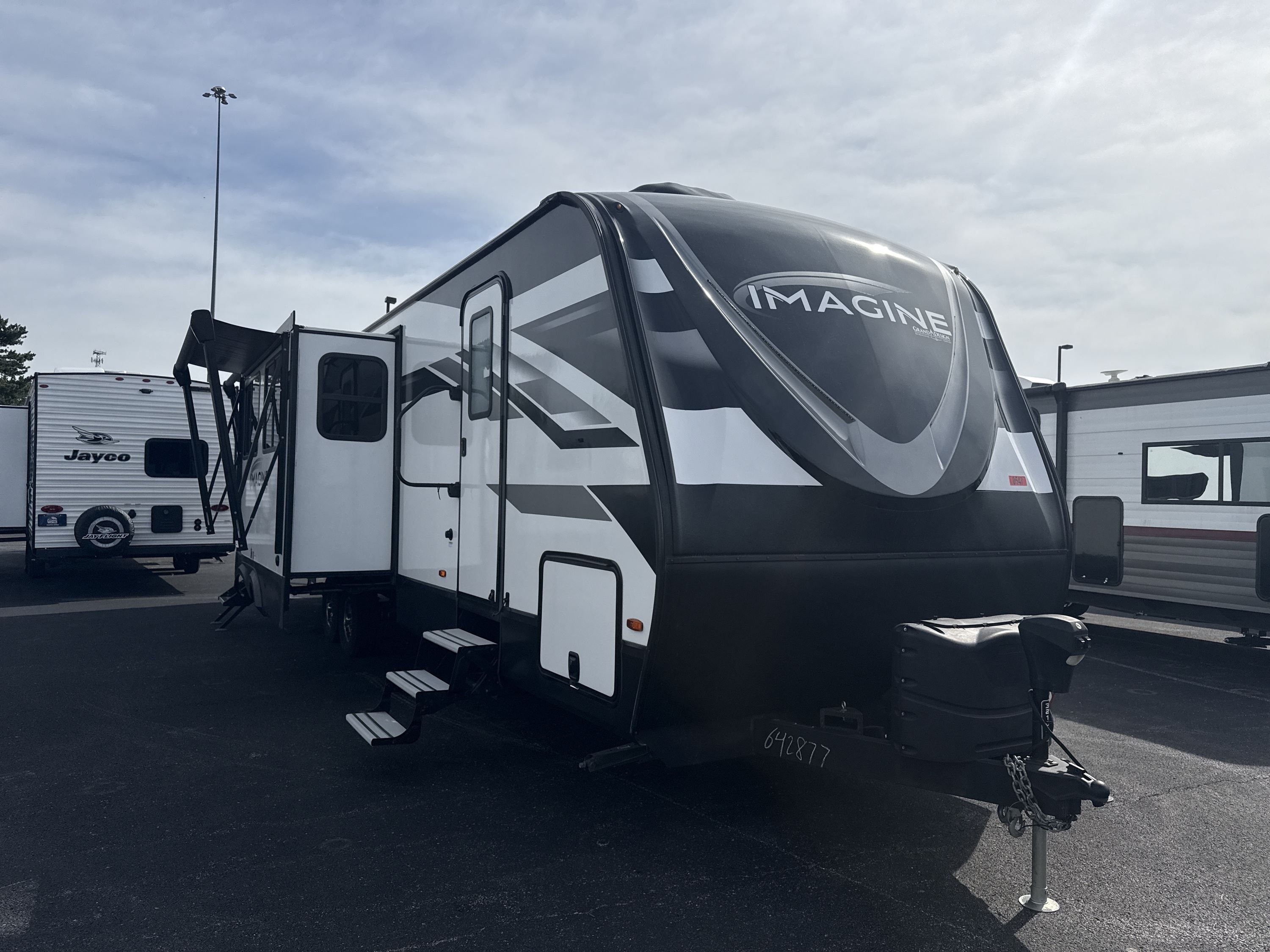 2023 Grand Design IMAGINE 3210BH RV