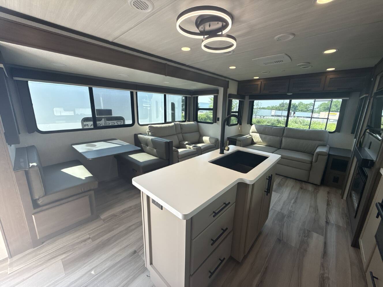 A photo of this 2027 Keystone COUGAR 29RLP