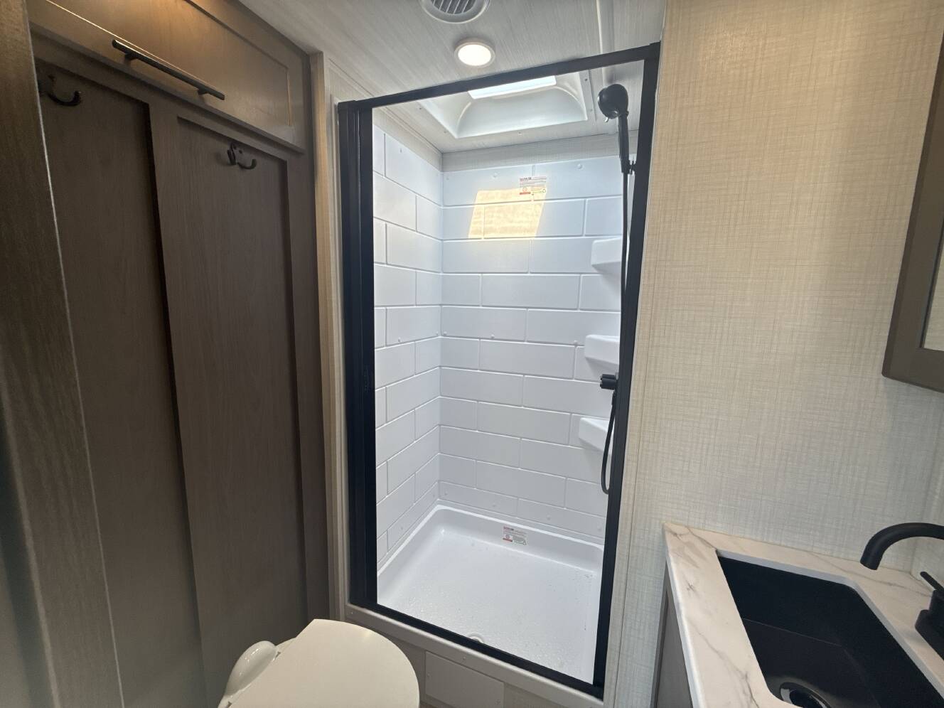 A photo of this 2027 Keystone COUGAR 29RLP