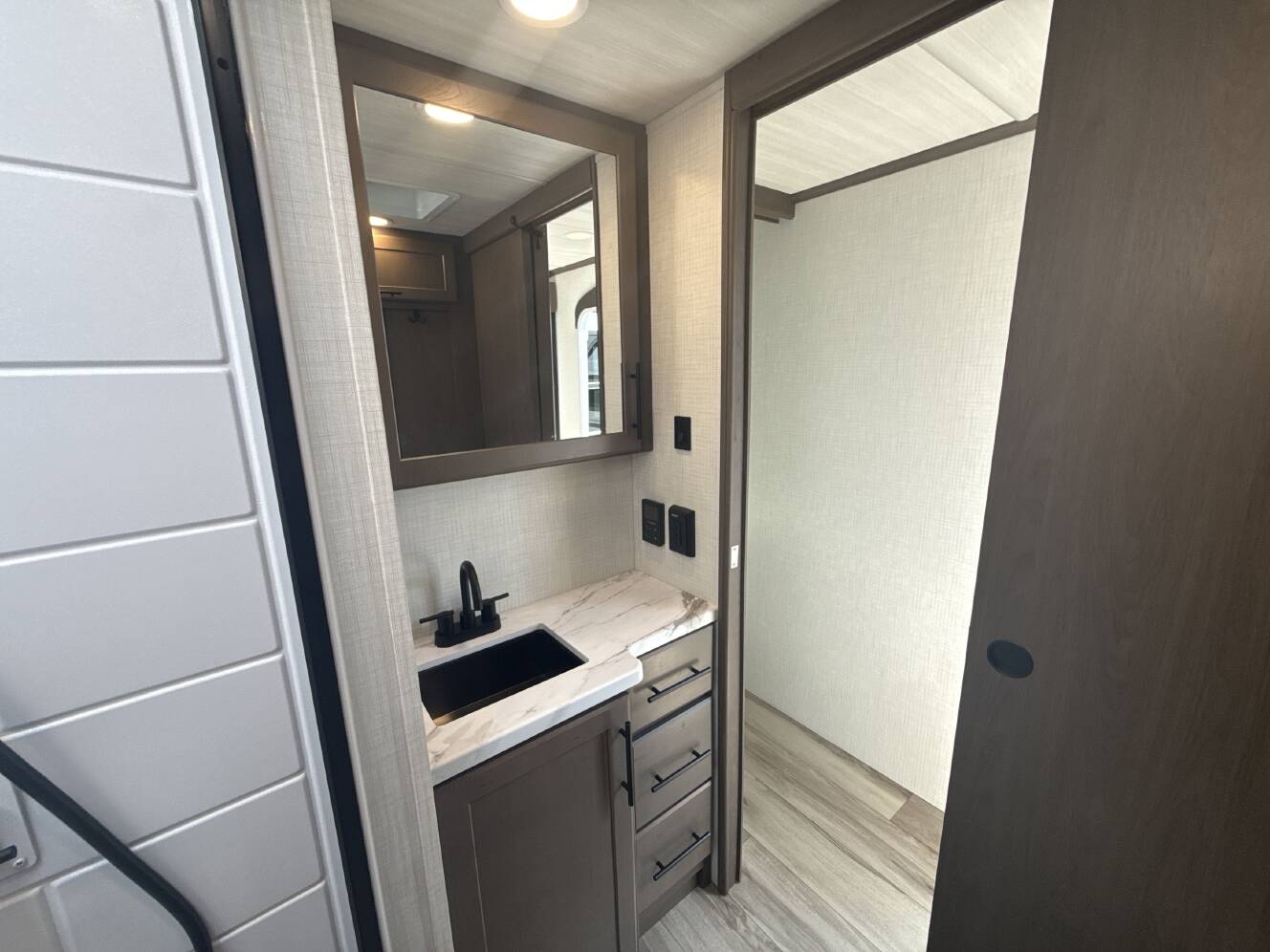 A photo of this 2027 Keystone COUGAR 29RLP