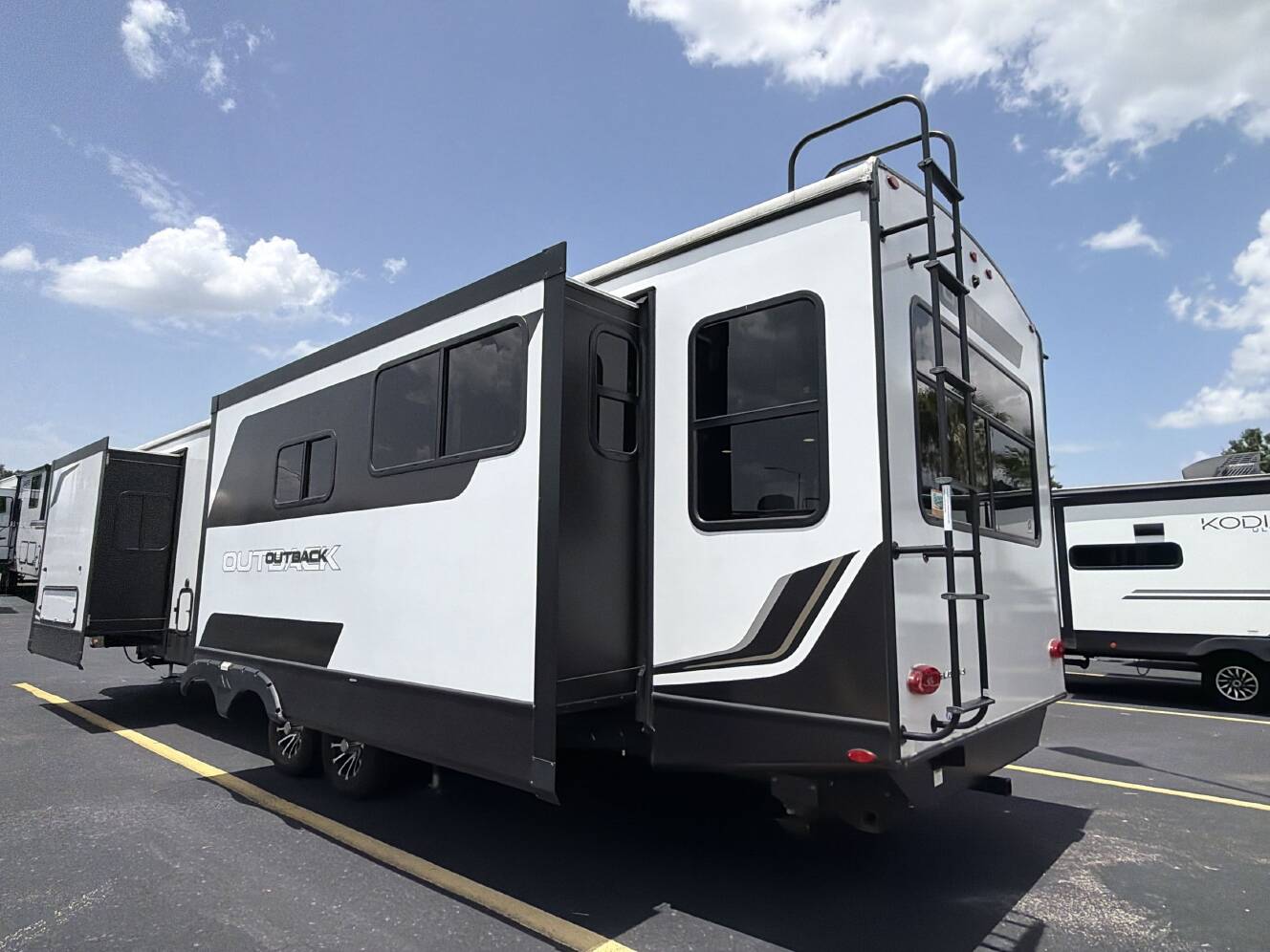 A photo of this 2025 Keystone OUTBACK 328RL