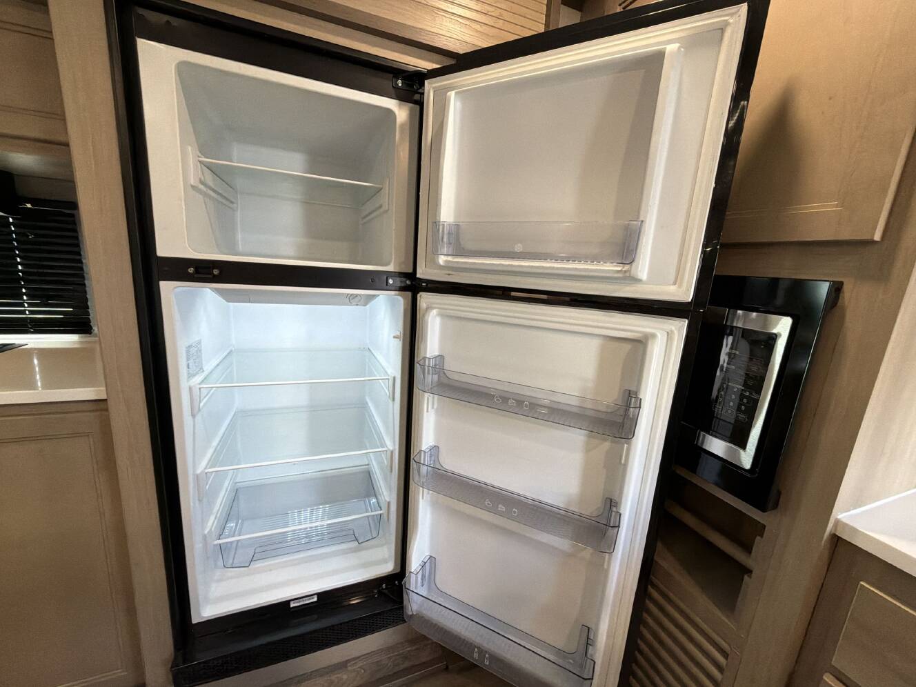 A photo of this 2025 Keystone OUTBACK 328RL