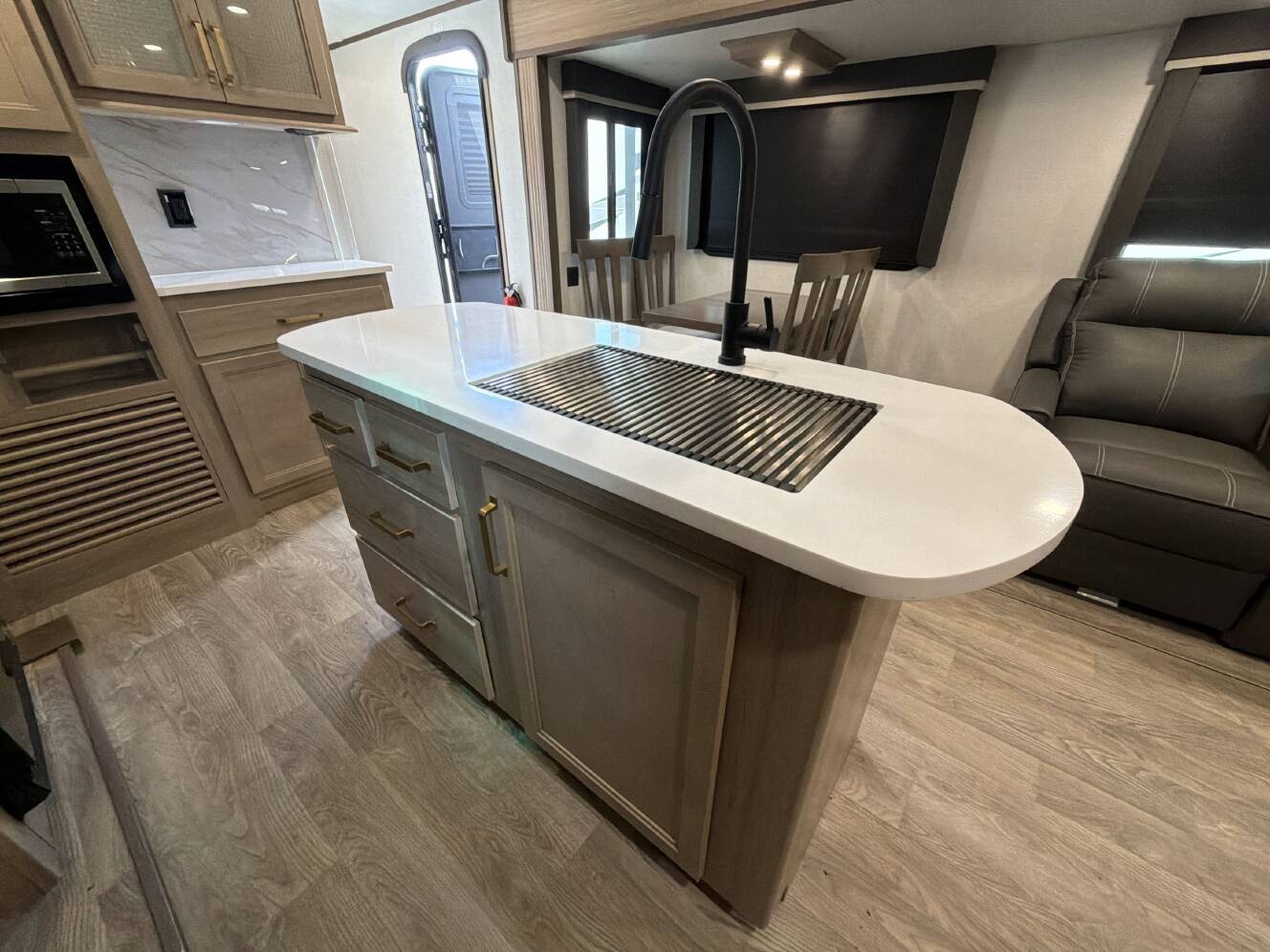 A photo of this 2025 Keystone OUTBACK 328RL