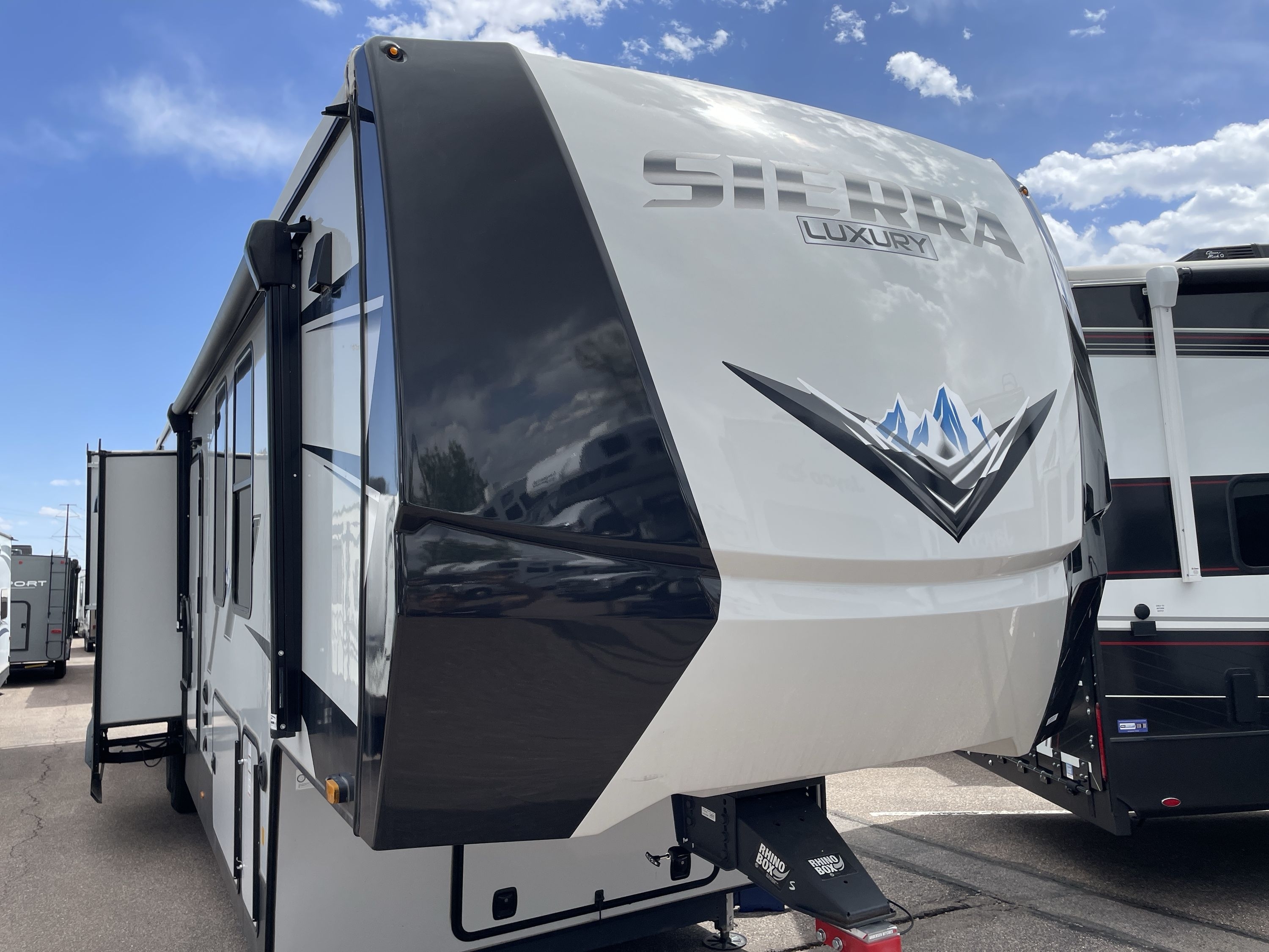 2022 Forest River SIERRA LUXURY 388BHRD RV
