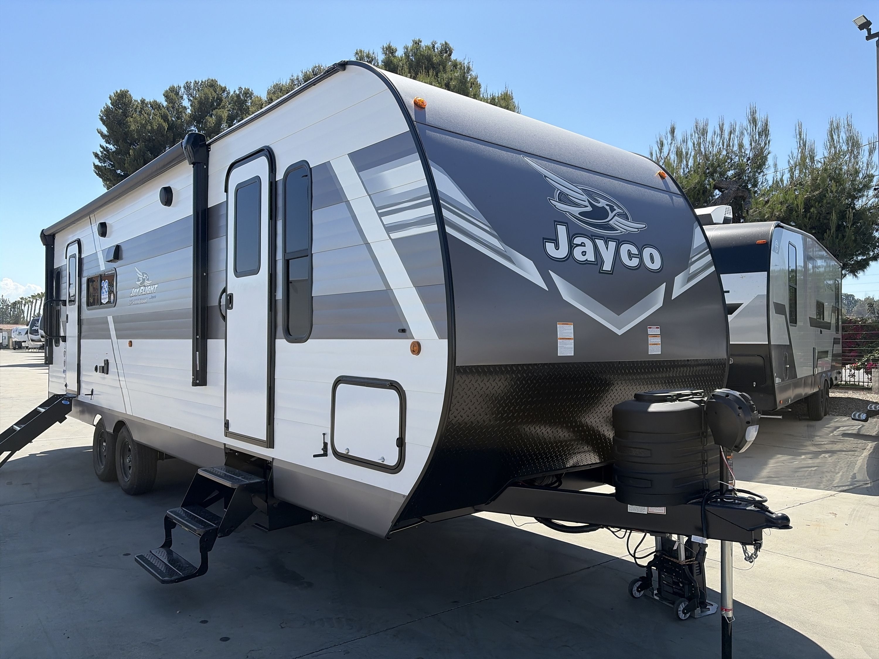 2027 Jayco JAY FLIGHT 262RLSW in riverside CA