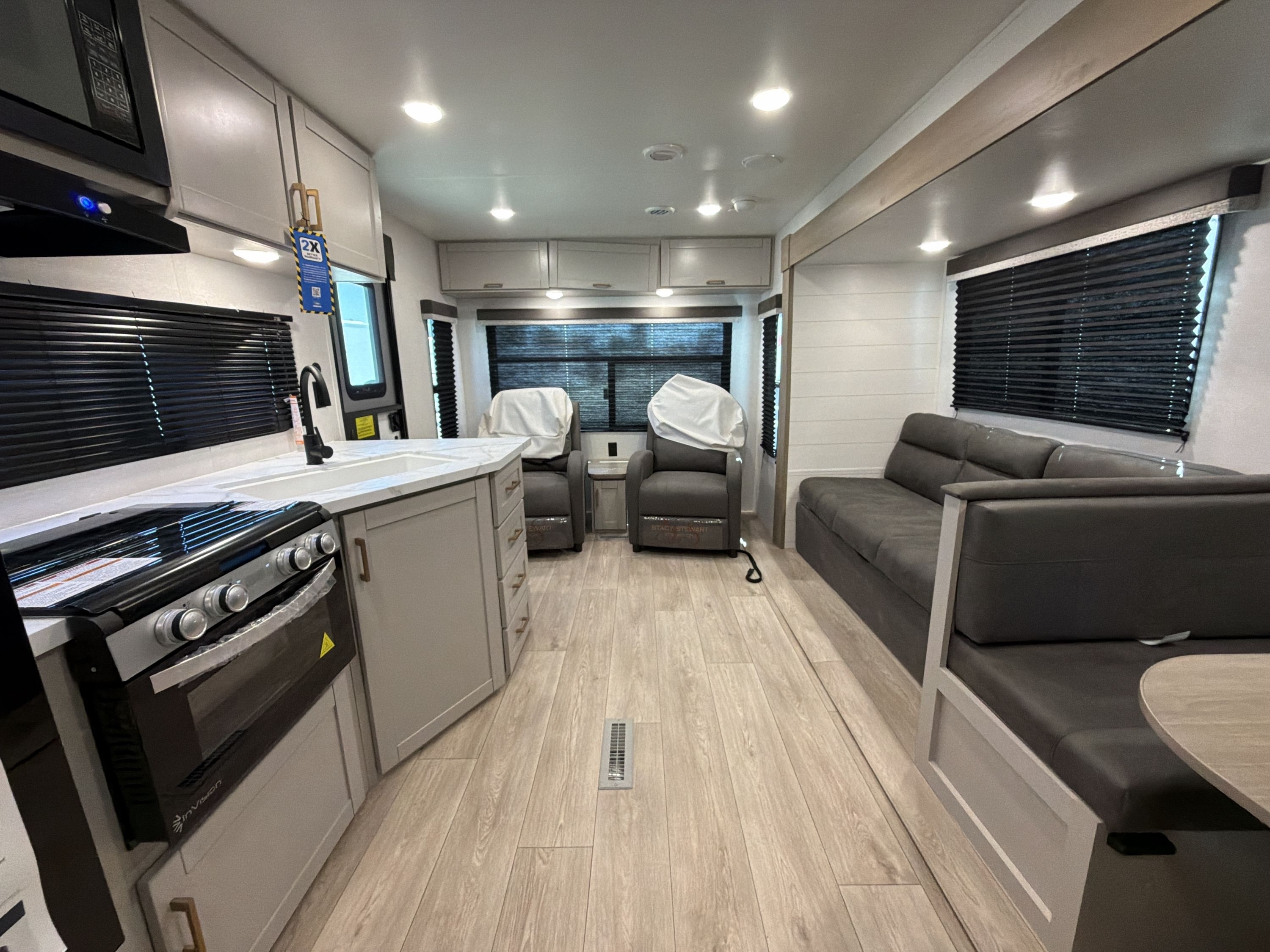 2027 Jayco JAY FLIGHT 262RLSW in riverside CA