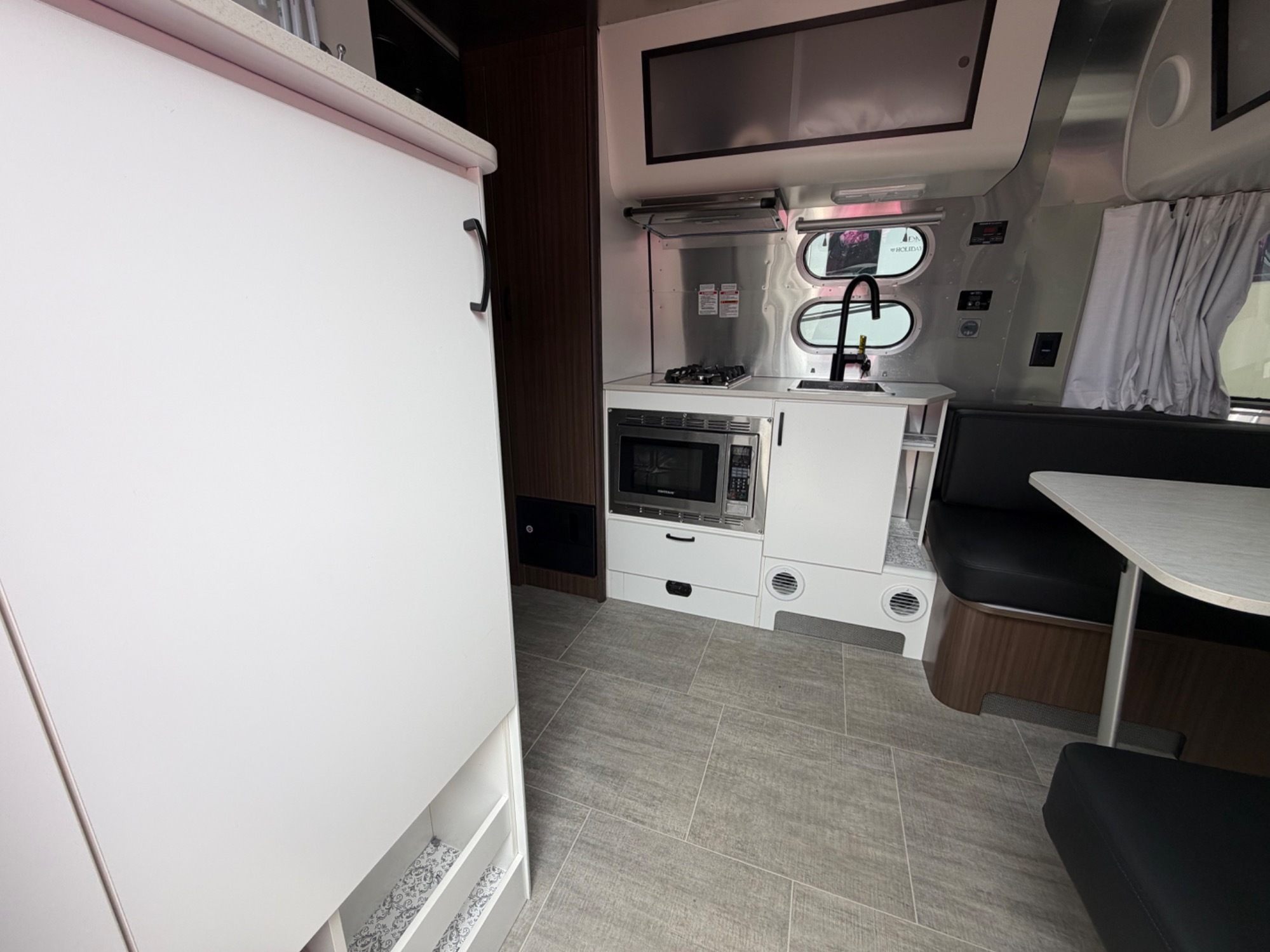 2021 Airstream CARAVEL 19CB in newport news VA
