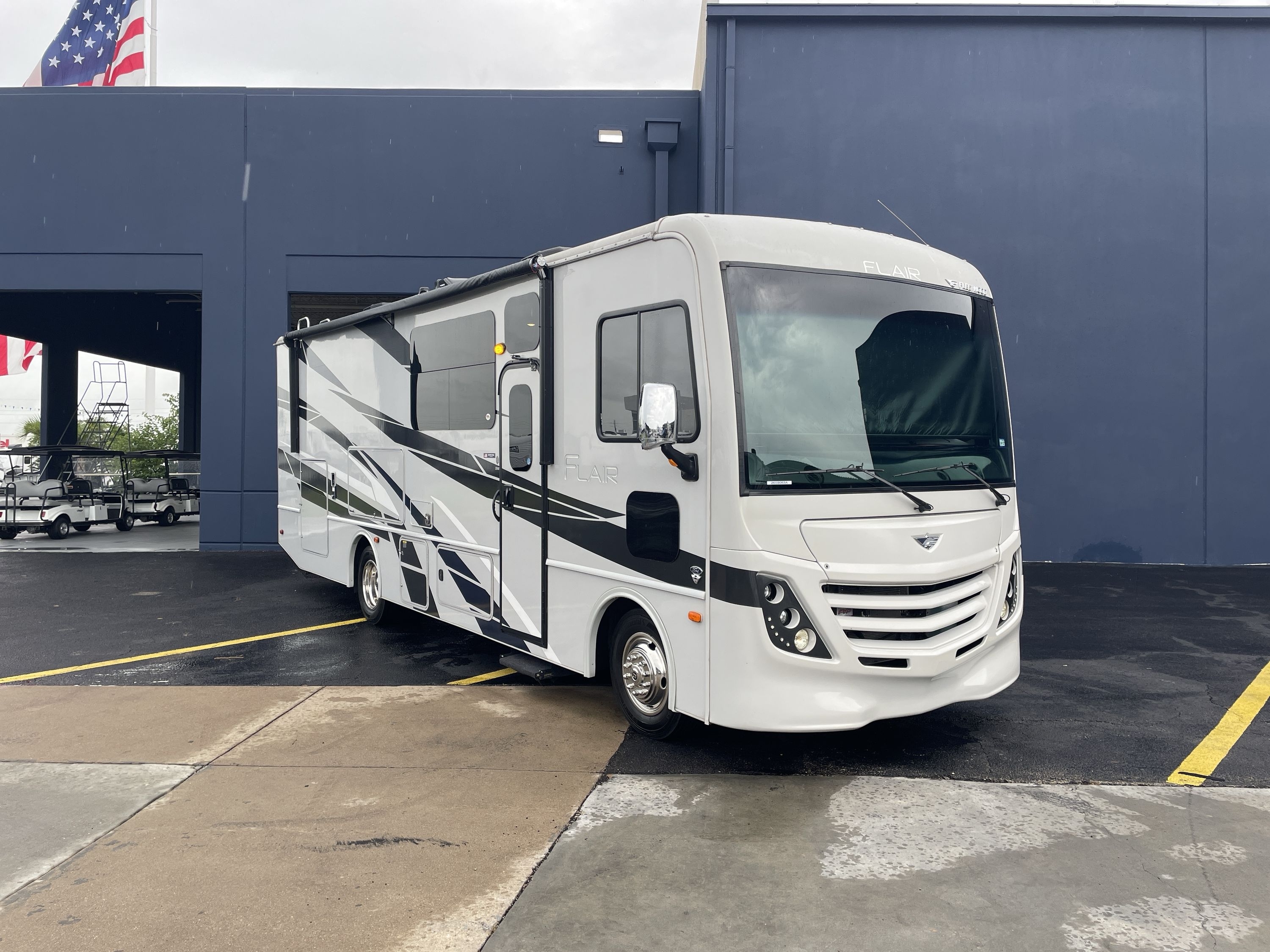 2024 Fleetwood FLAIR 29M RV