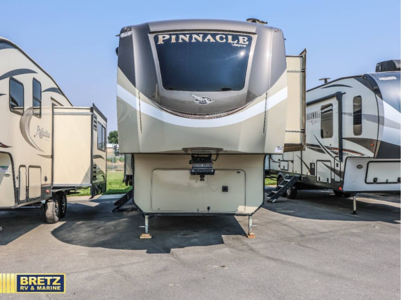 A photo of this 2019 Jayco Pinnacle 36SSWS