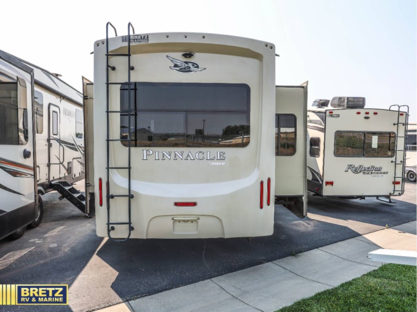 A photo of this 2019 Jayco Pinnacle 36SSWS