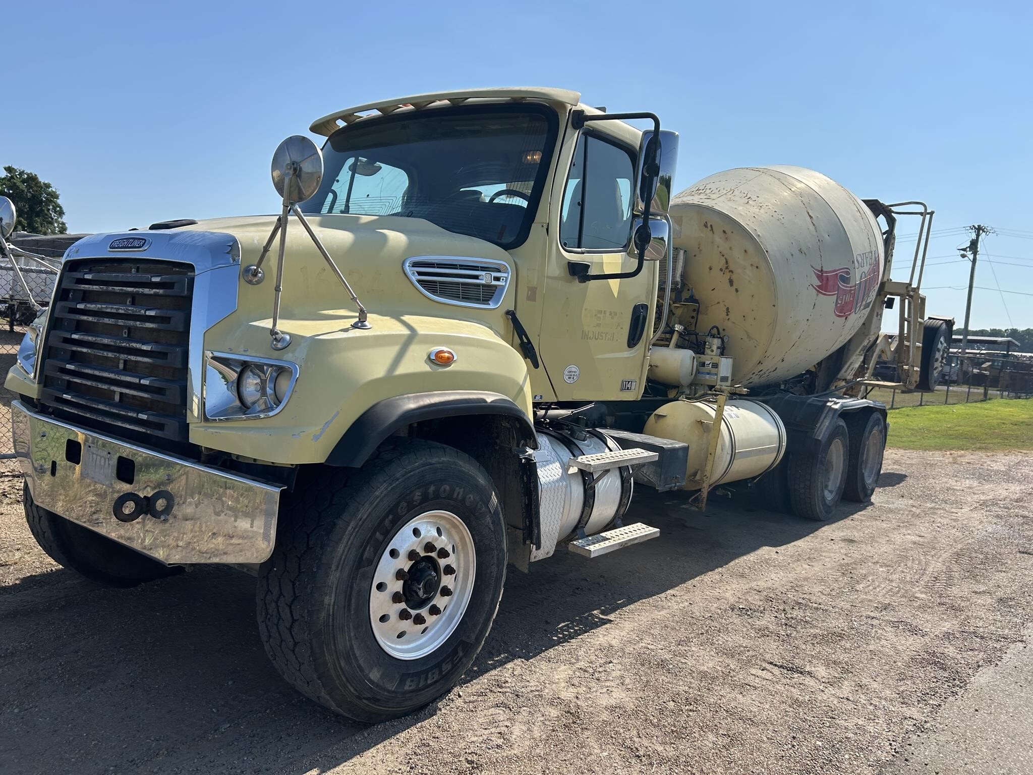 2016 FREIGHTLINER 114 SD in Covington, TN