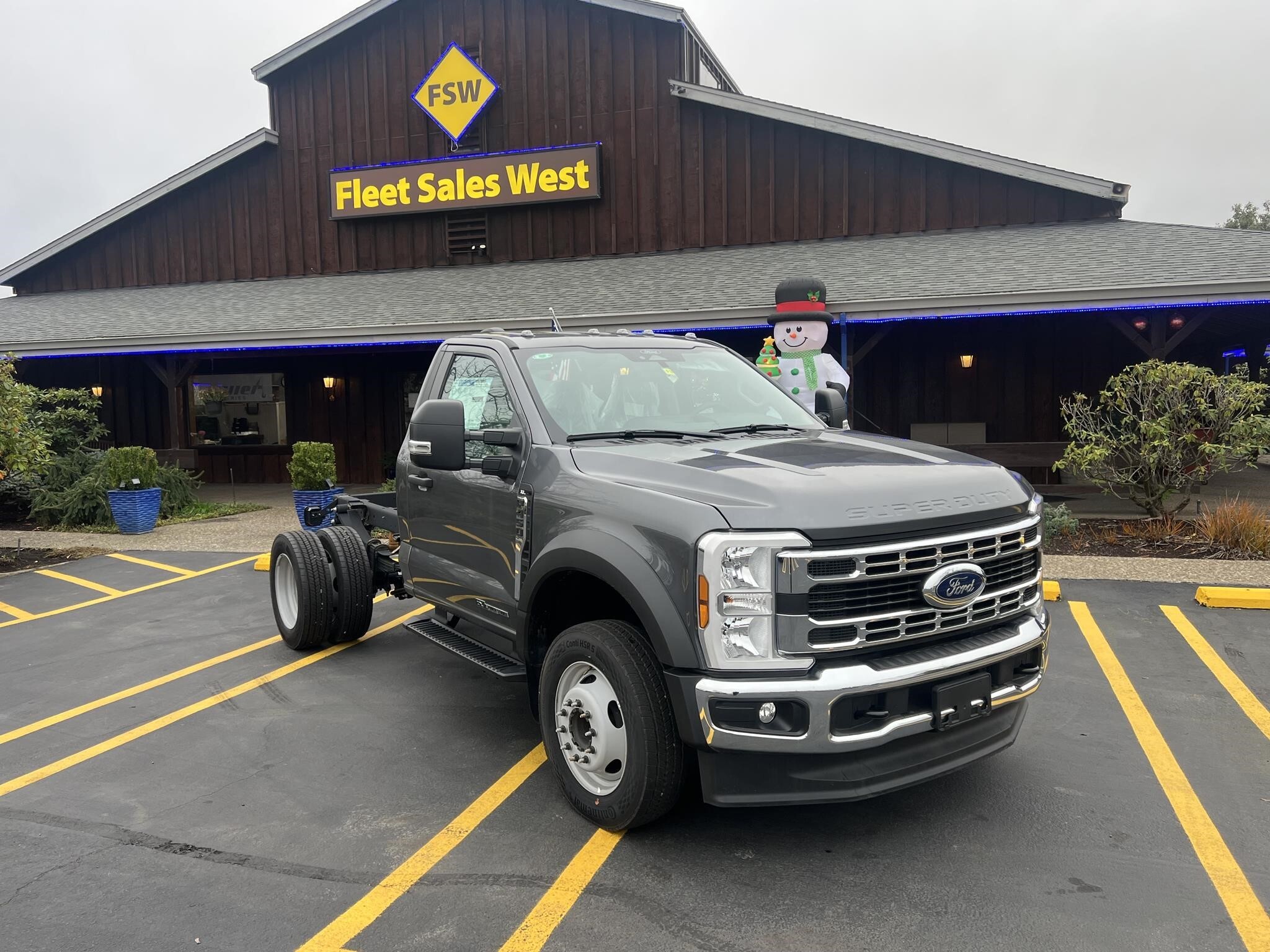 2024 FORD F450 in Woodburn, OR