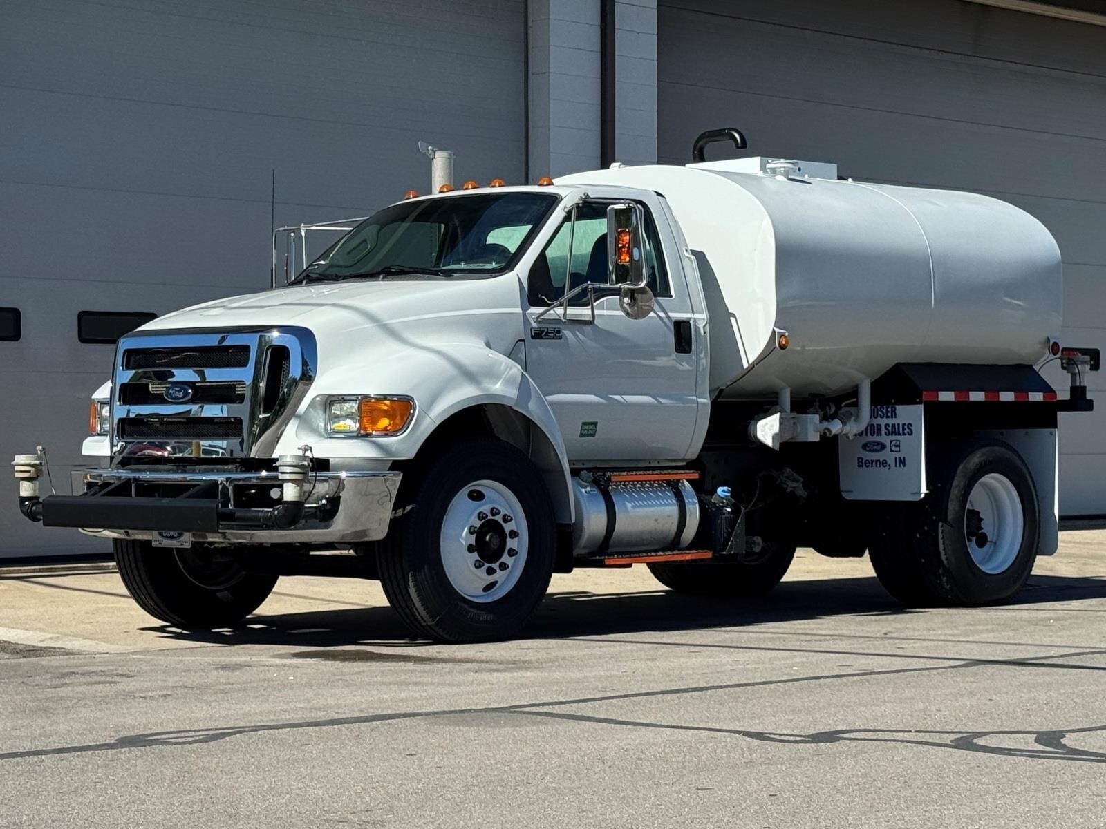 2015 FORD F750 in Berne, IN