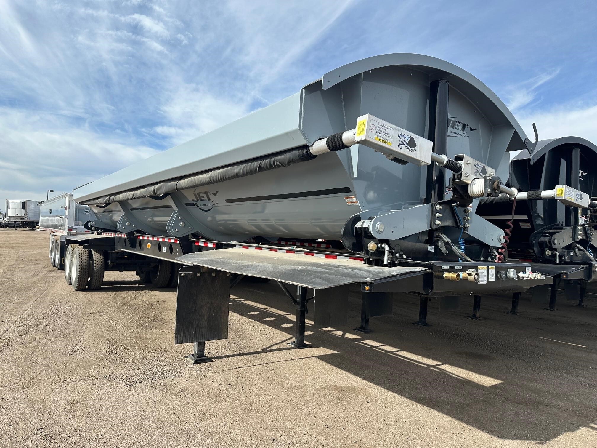 2026 JET 40' AIR RIDE SIDE DUMP, ELECTRIC TARP in Henderson, CO