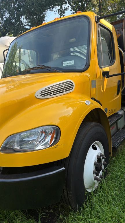 2018 FREIGHTLINER BUSINESS CLASS M2 106 in Fredericksburg, VA