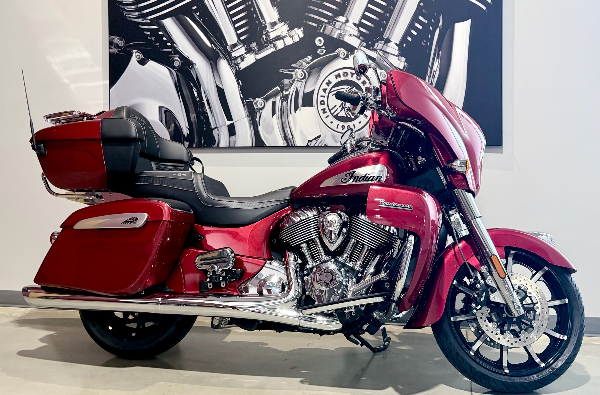 2026 Indian Motorcycle Roadmaster® Limited with PowerBand Audio Package LIMITED WITH POWERBAND AUDIO PACKAGE in Carlisle, PA
