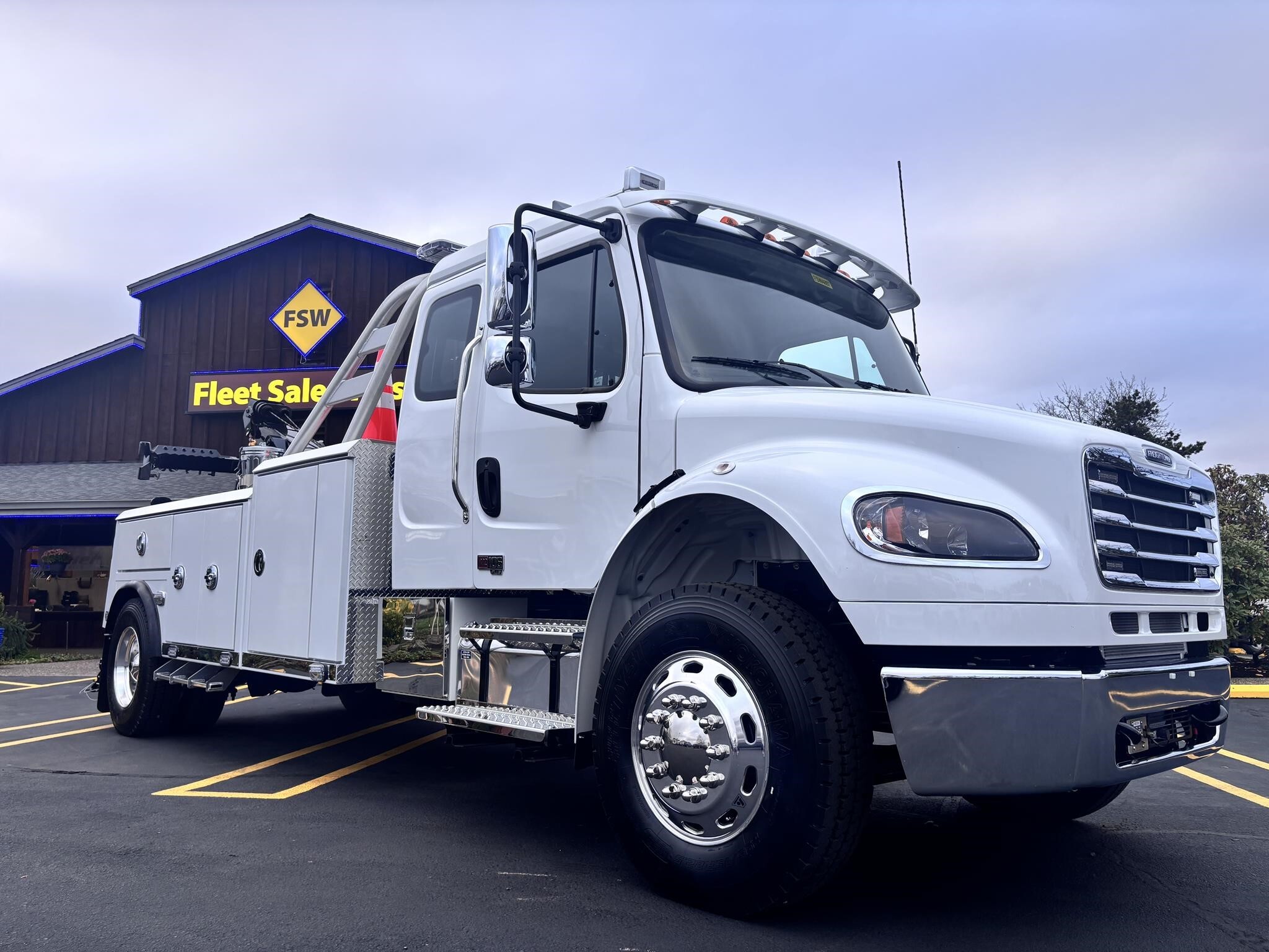 2025 FREIGHTLINER BUSINESS CLASS M2 106 in Woodburn, OR