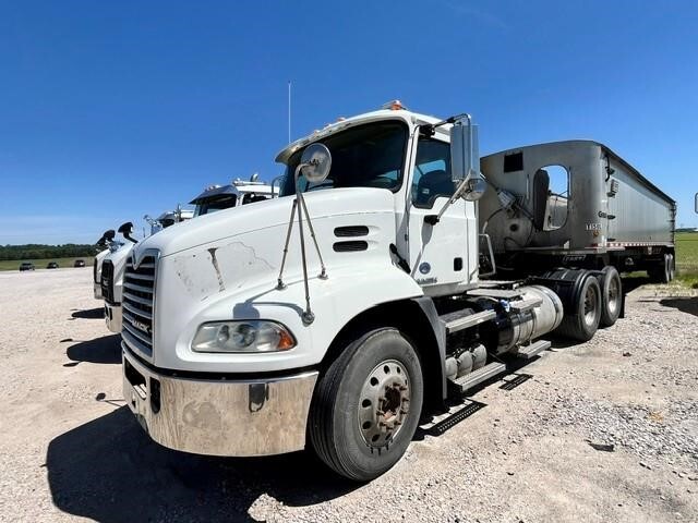 2019 MACK 600 in Chandler, IN