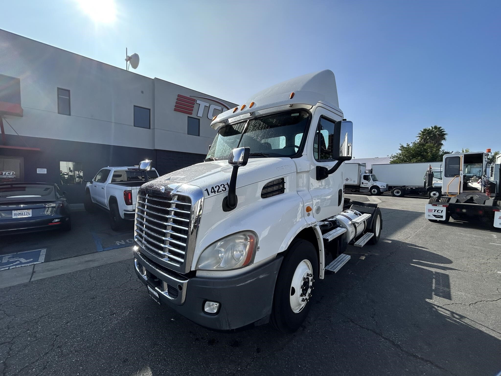 2014 FREIGHTLINER CASCADIA 113 in Los Angeles, CA