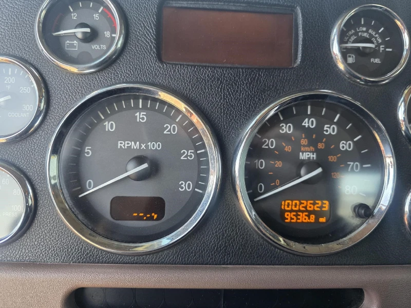 2011 PETERBILT 384