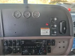 2011 PETERBILT 384