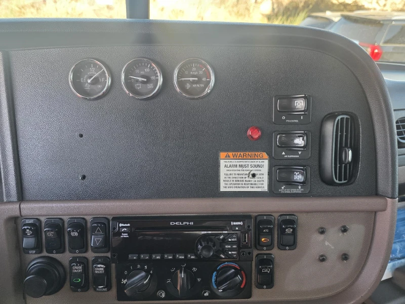 2011 PETERBILT 384