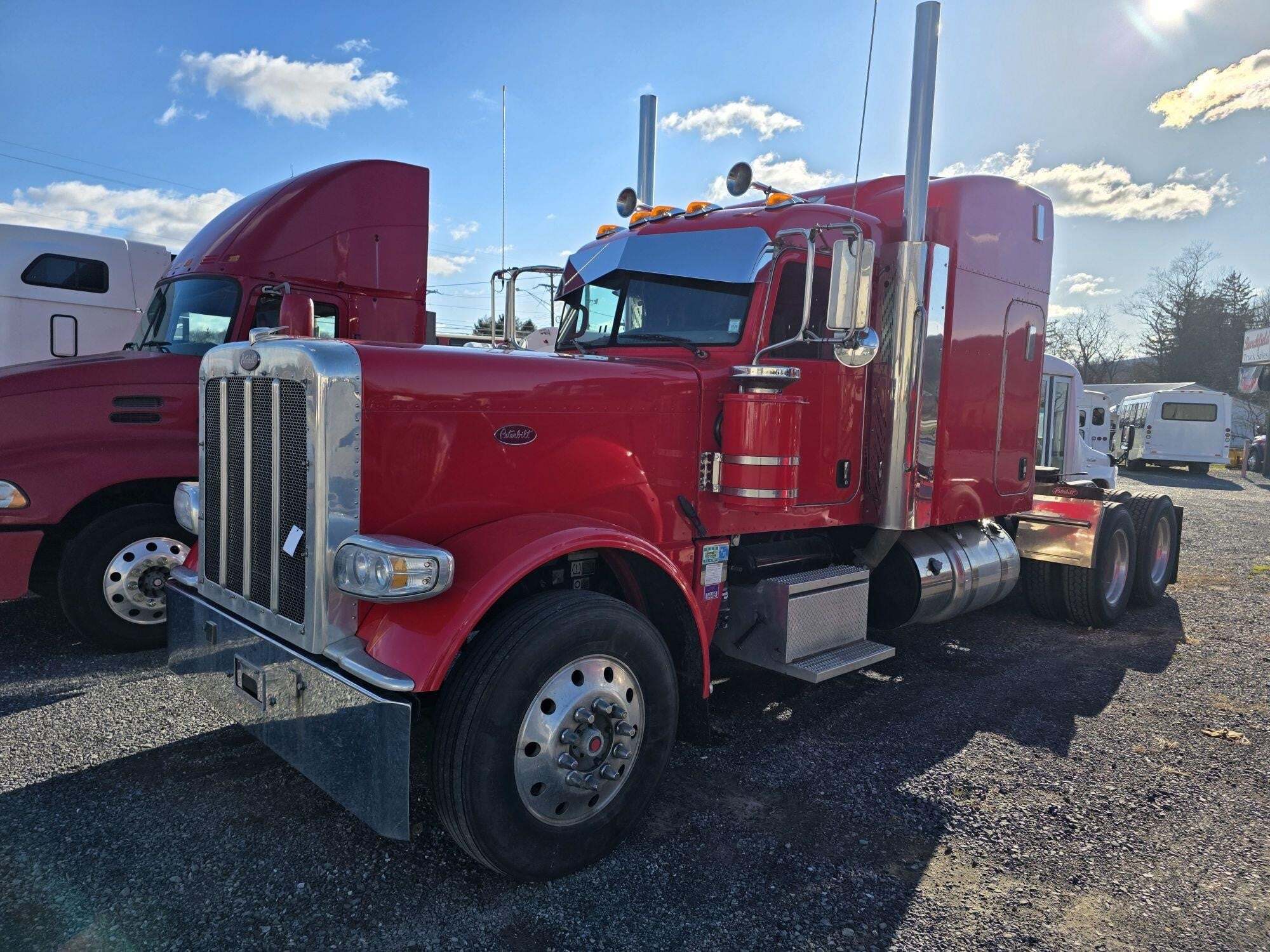2020 PETERBILT 389 in Duncansville, PA